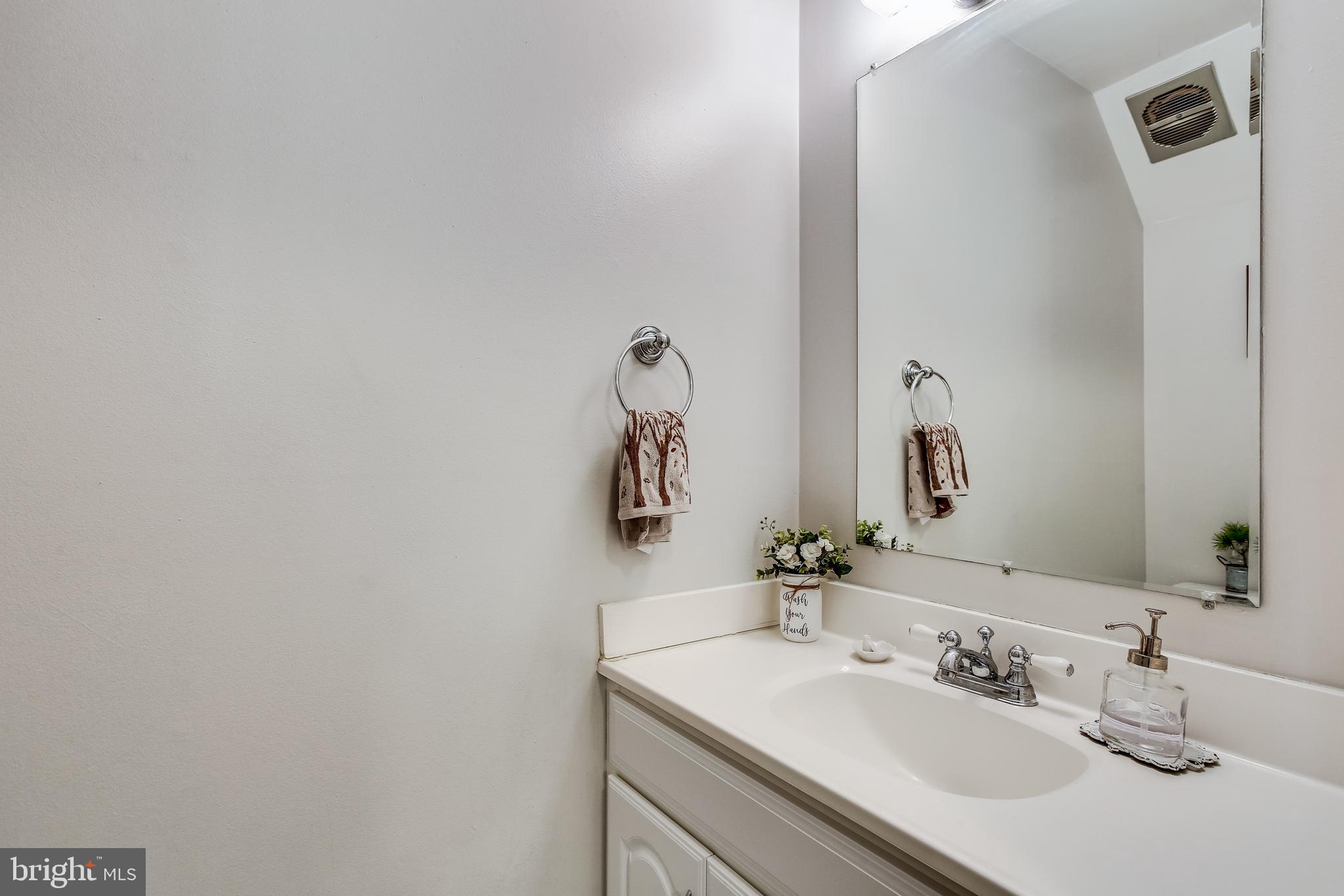 REGENT SQUARE - Residential Lease