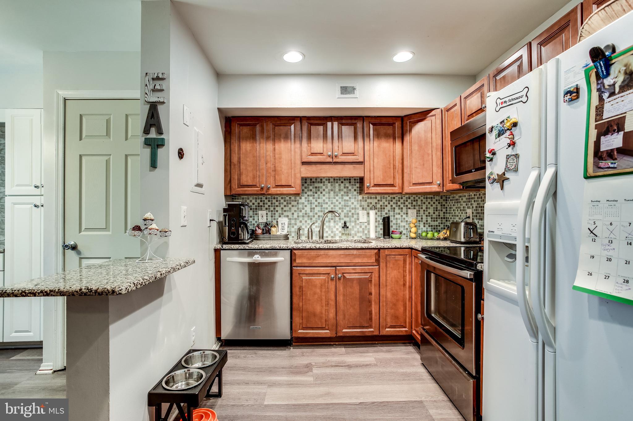 REGENT SQUARE - Residential Lease