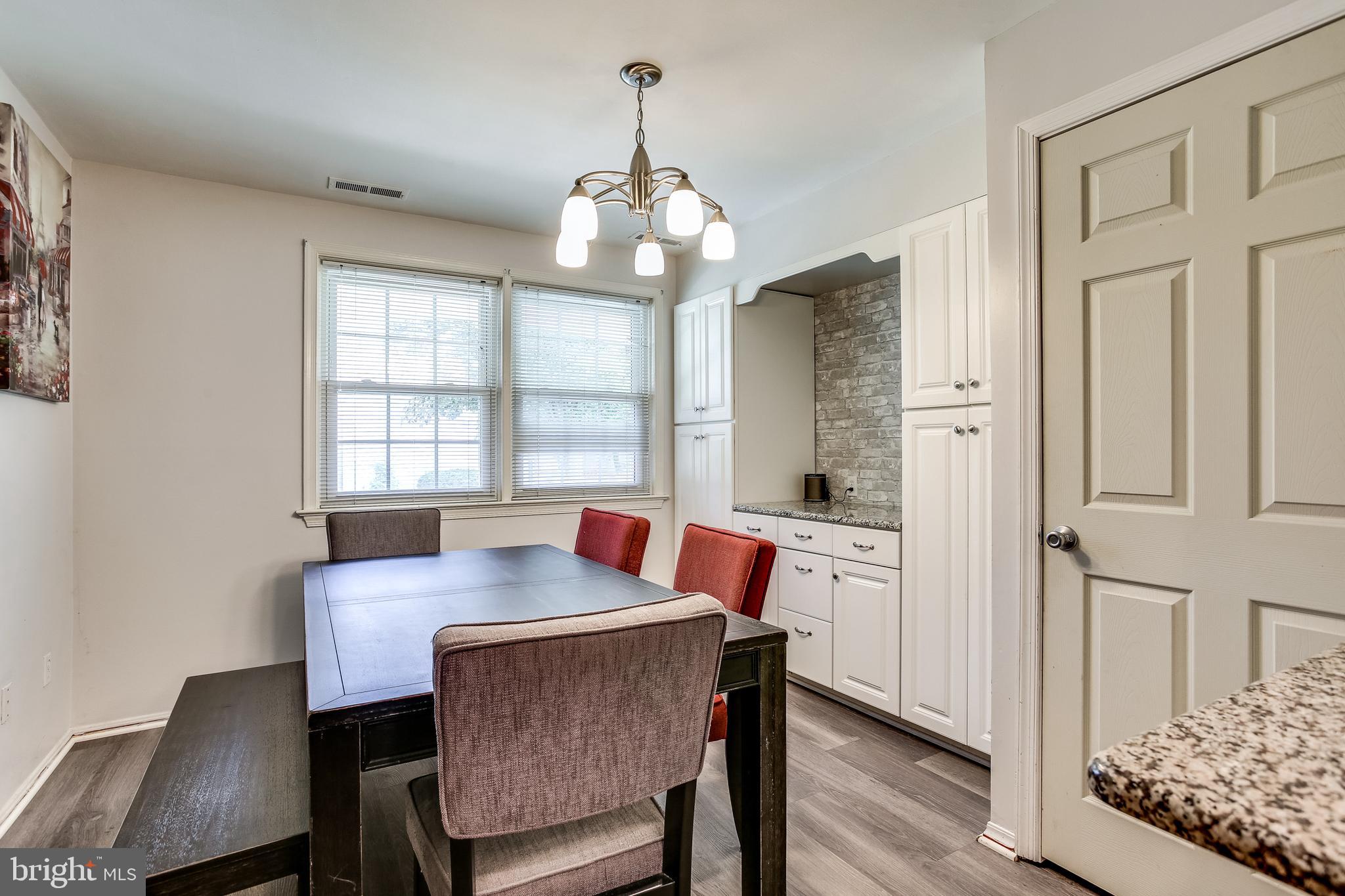 REGENT SQUARE - Residential Lease