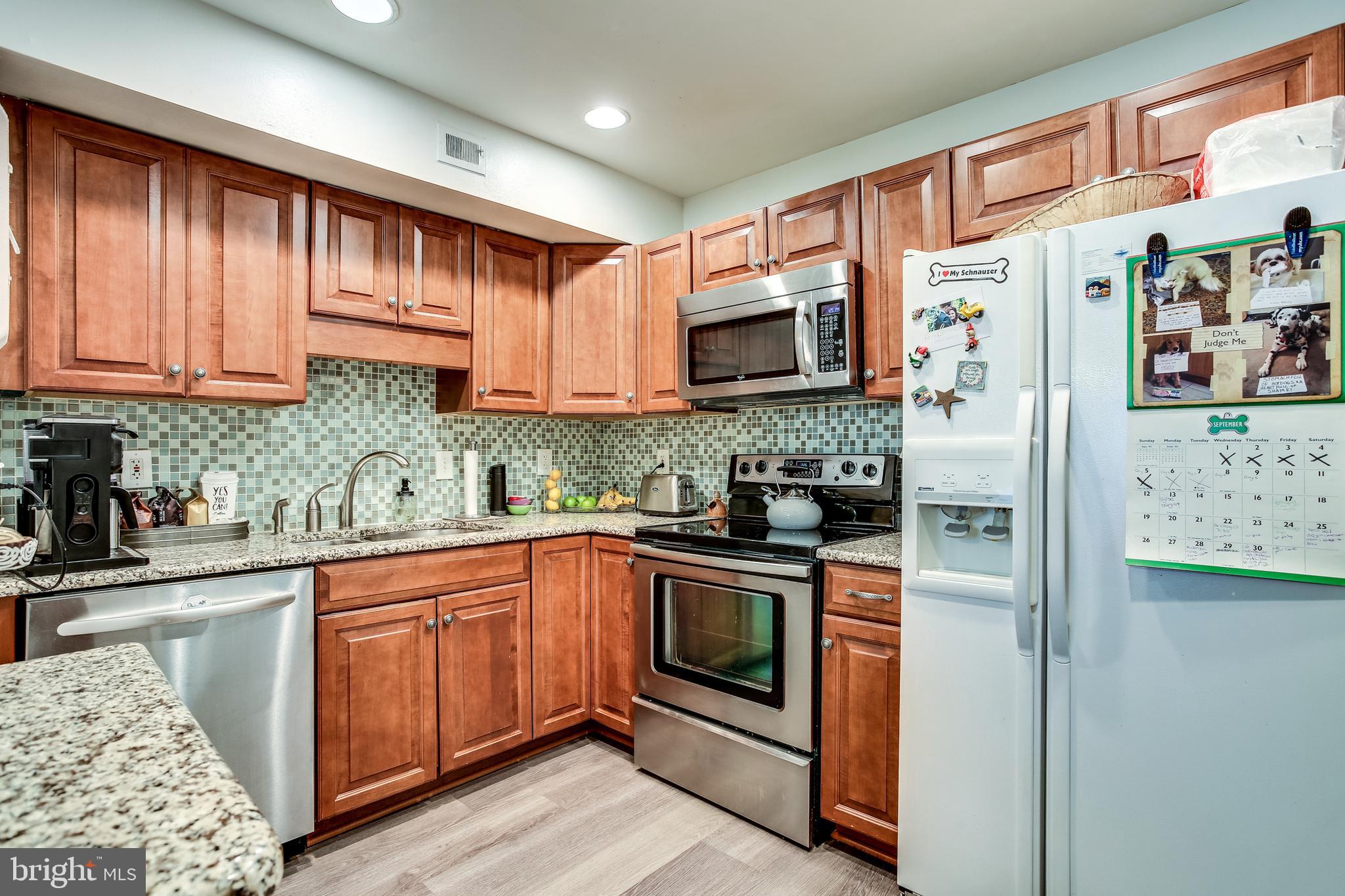 REGENT SQUARE - Residential Lease