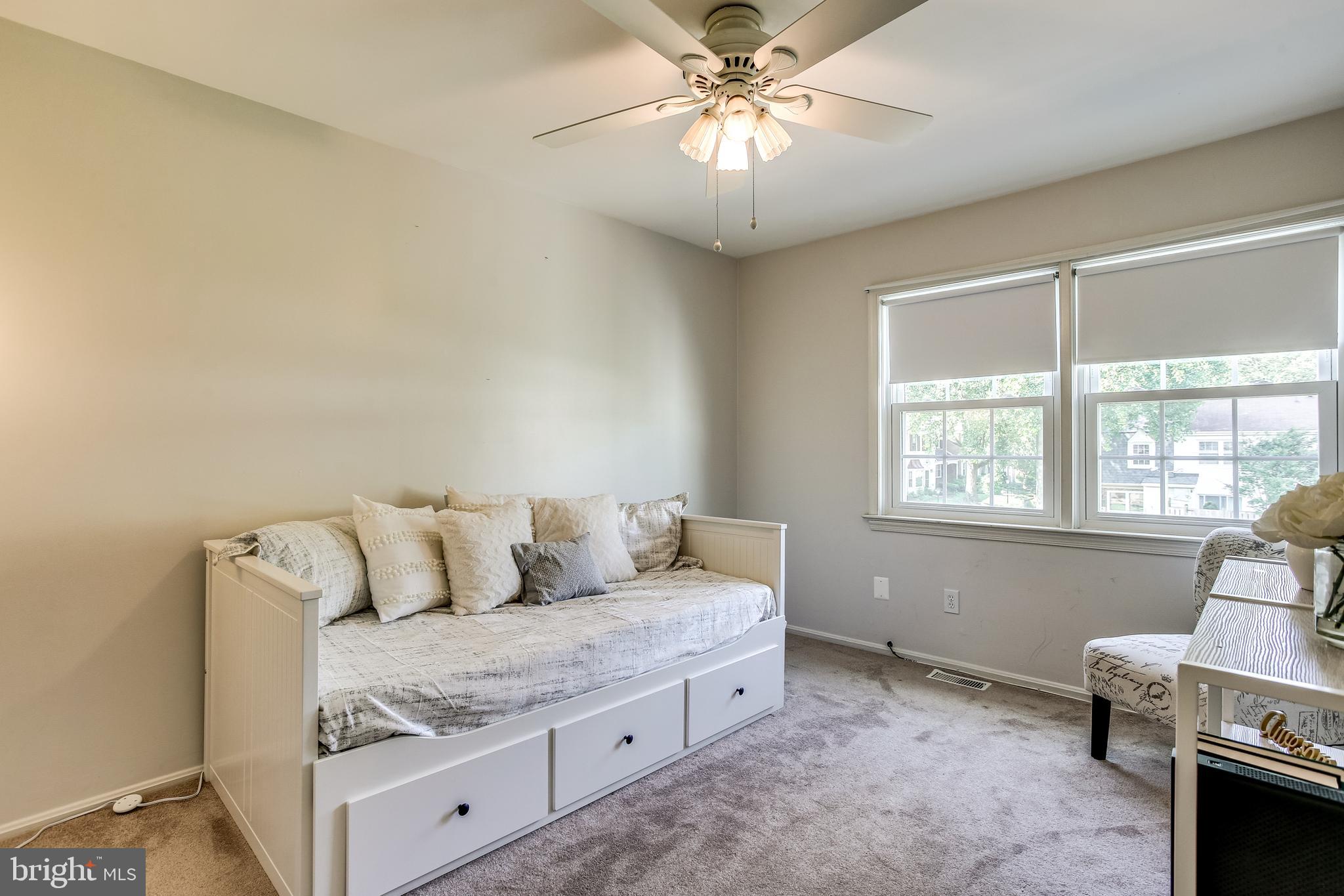 REGENT SQUARE - Residential Lease