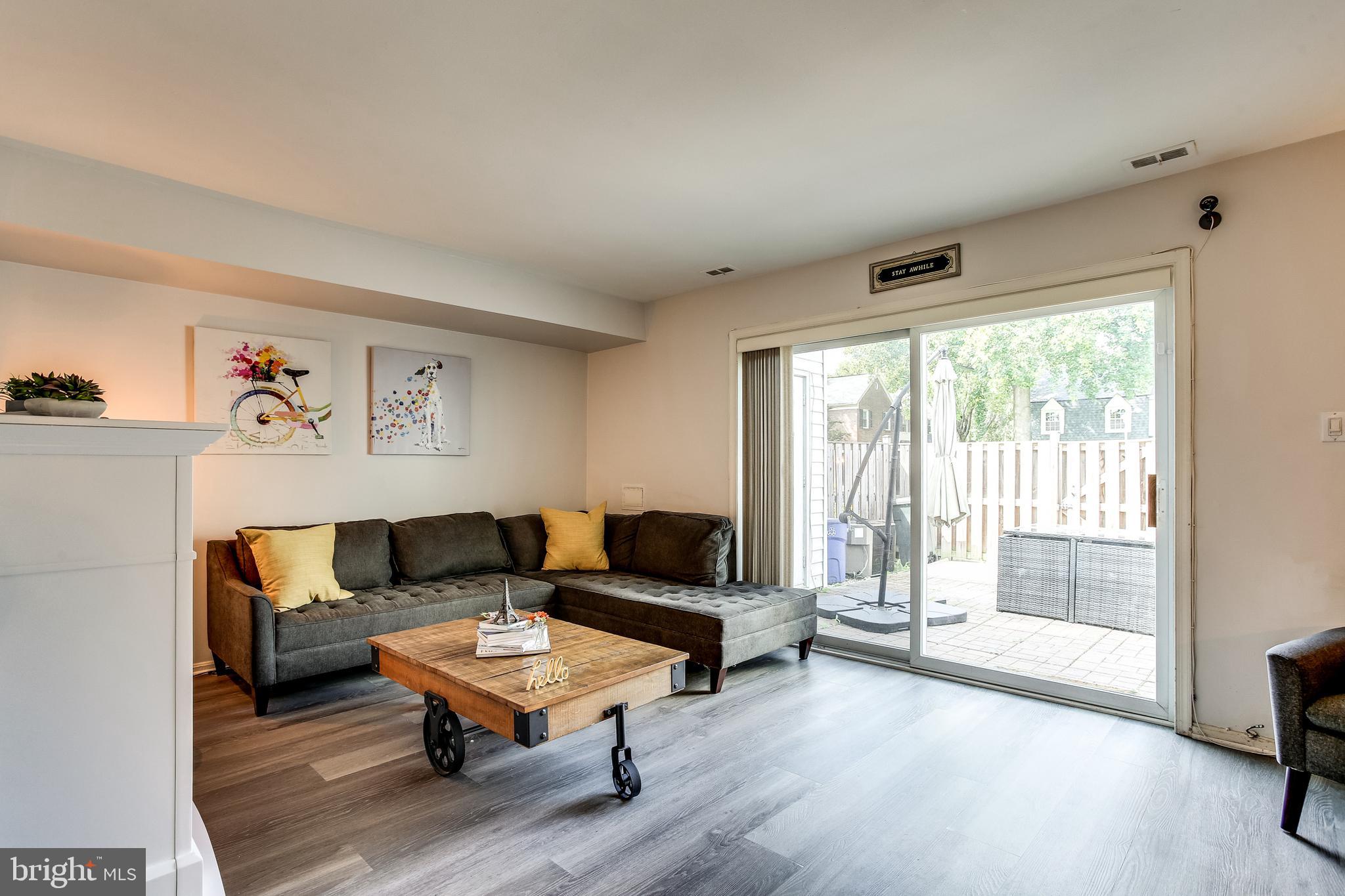 REGENT SQUARE - Residential Lease