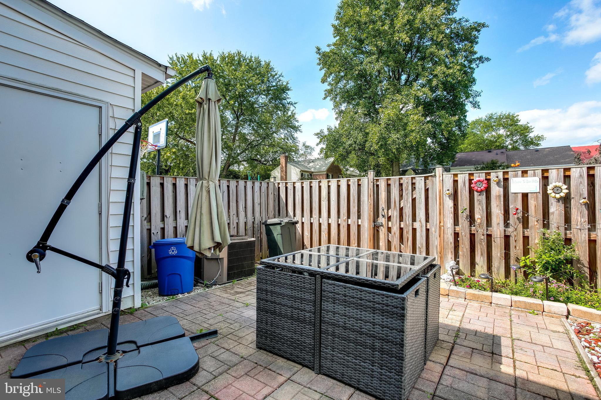 REGENT SQUARE - Residential Lease