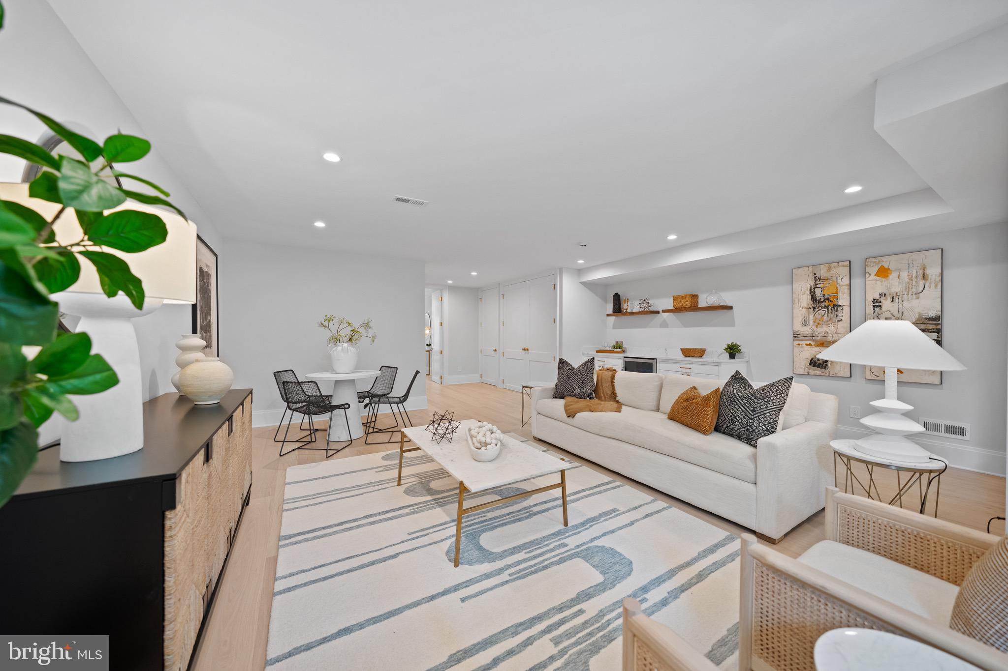 DUPONT CIRCLE - Residential