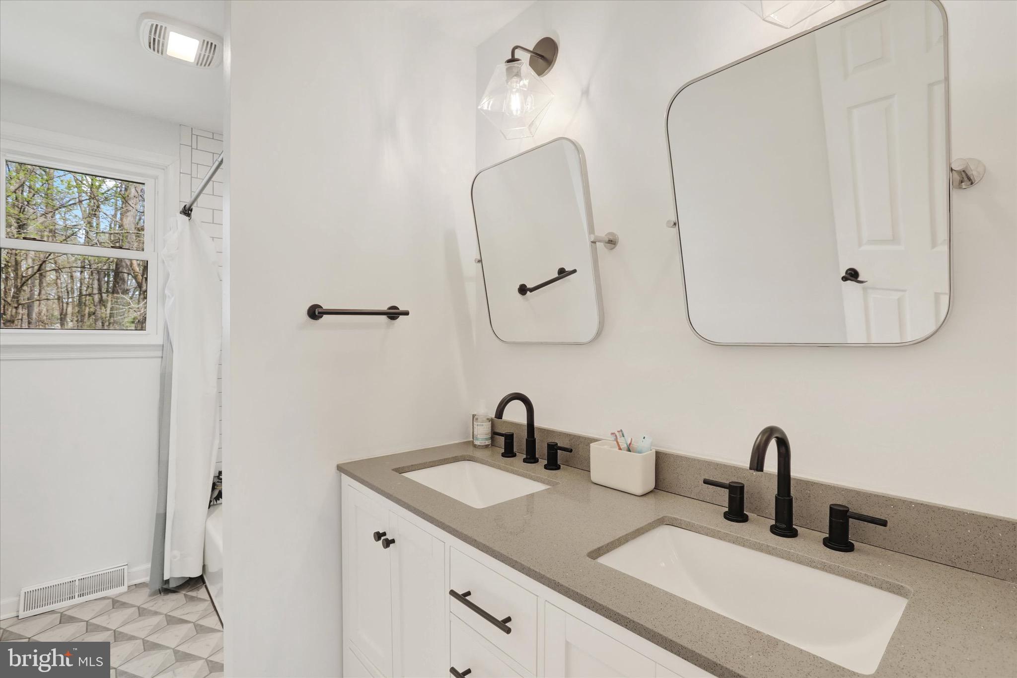 WYNNEWOOD - Residential