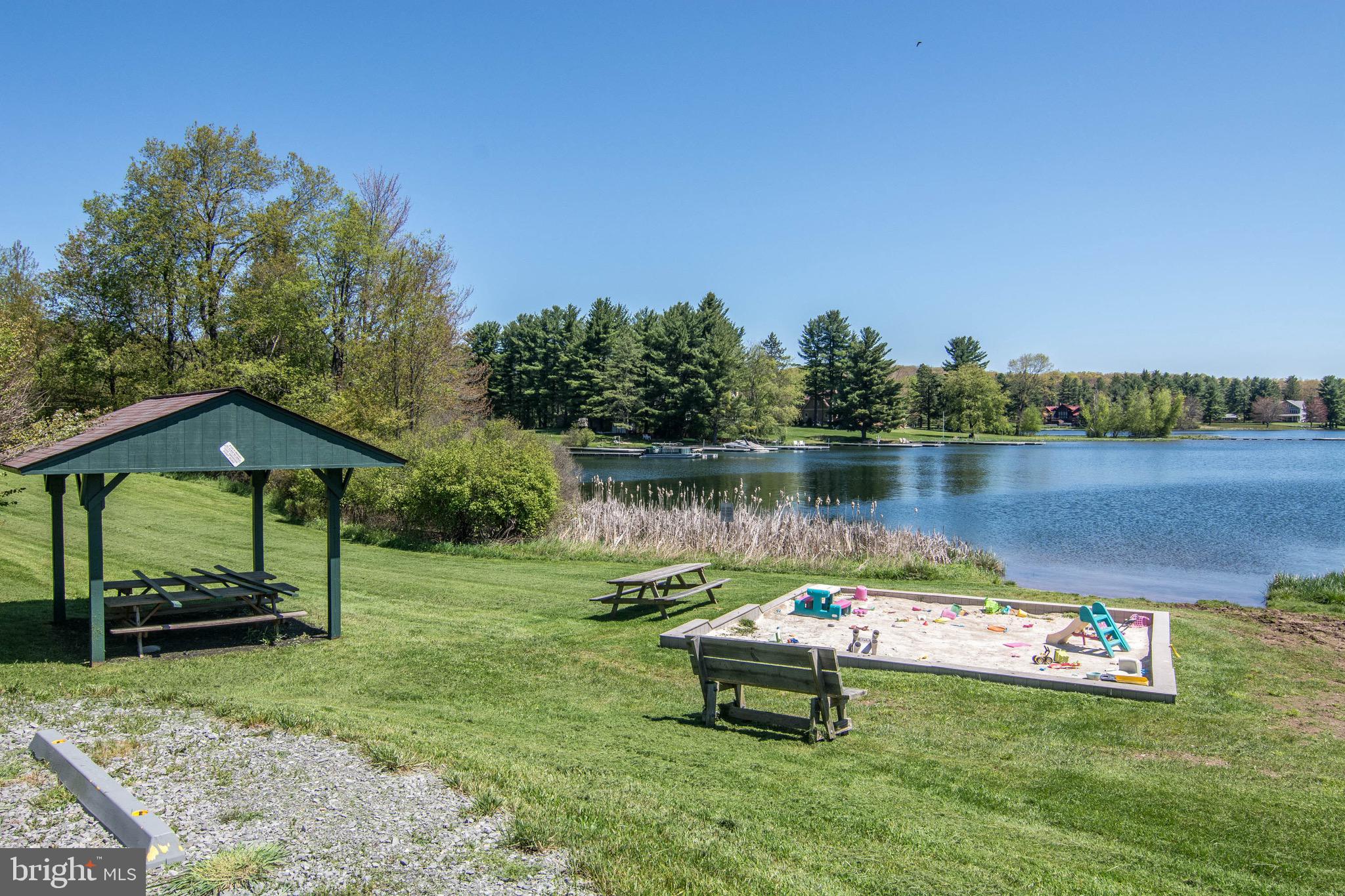 PARADISE RIDGE - Residential