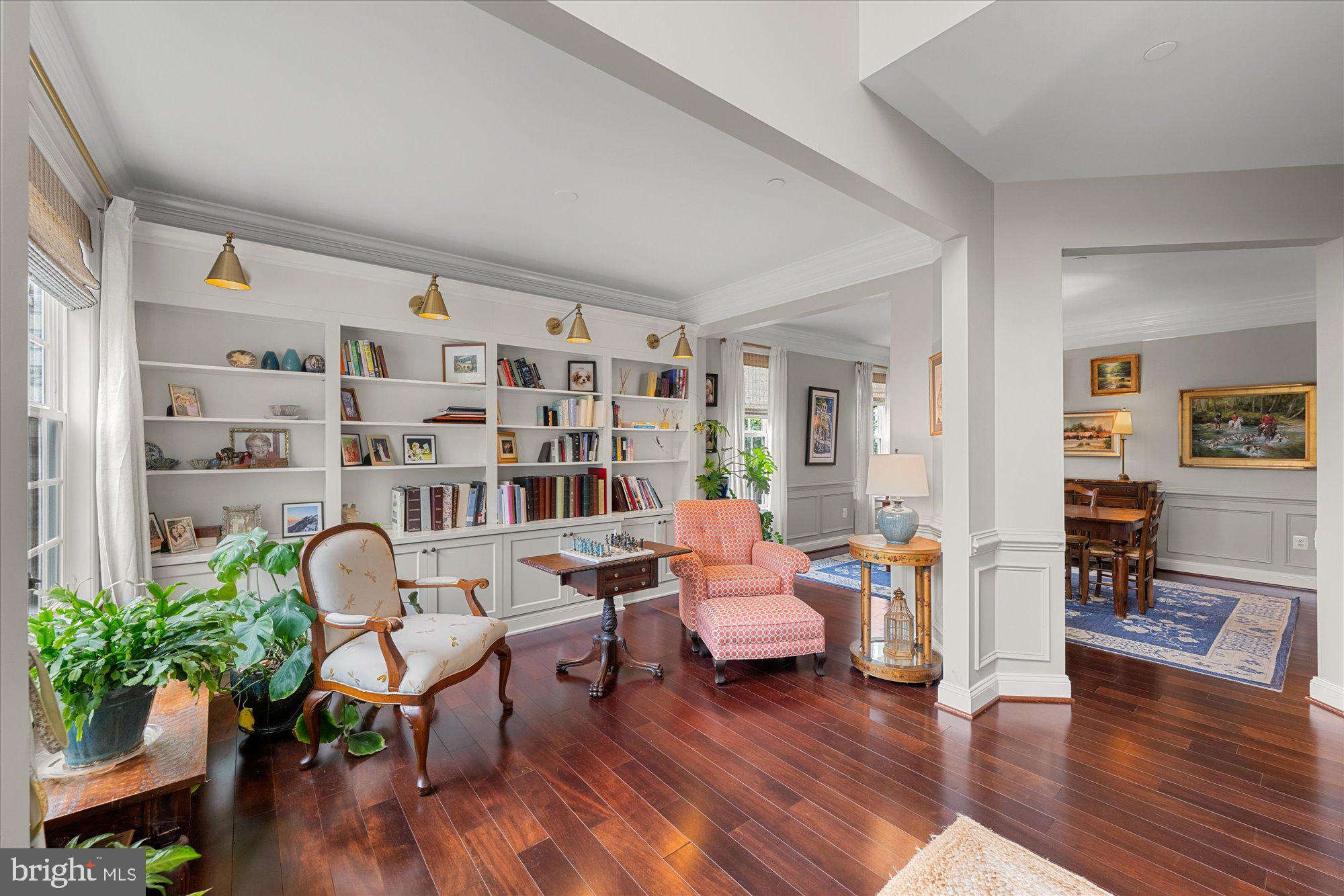 CHEVY CHASE HILLS - Residential