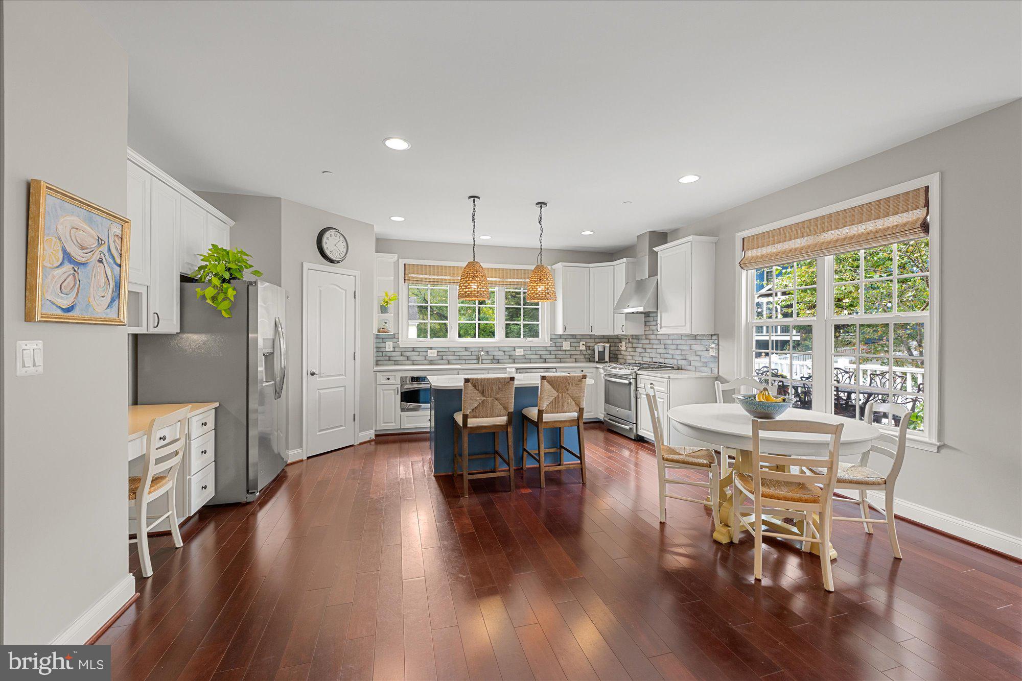 CHEVY CHASE HILLS - Residential