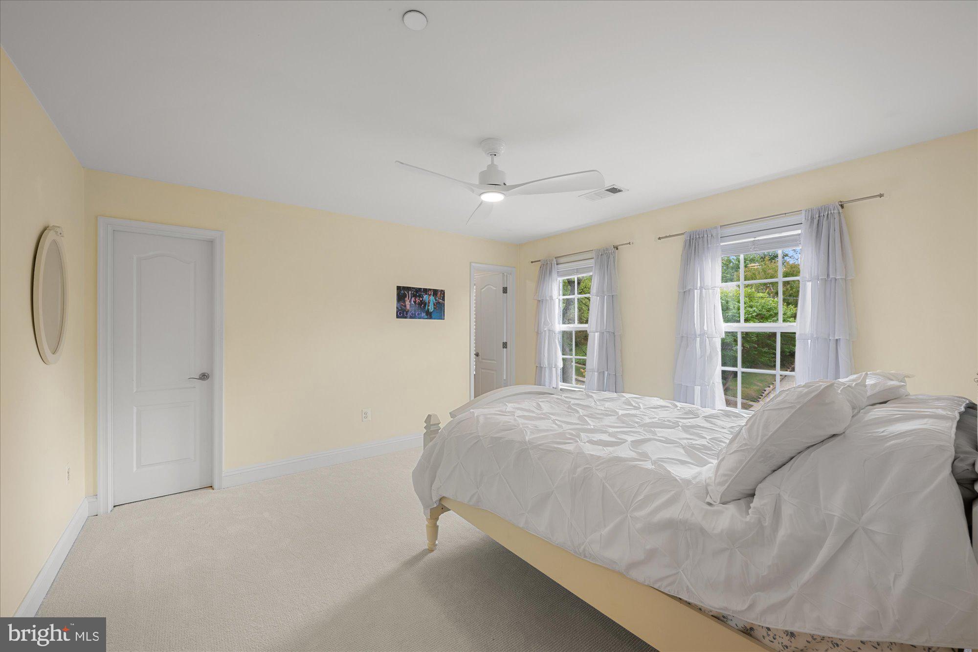 CHEVY CHASE HILLS - Residential