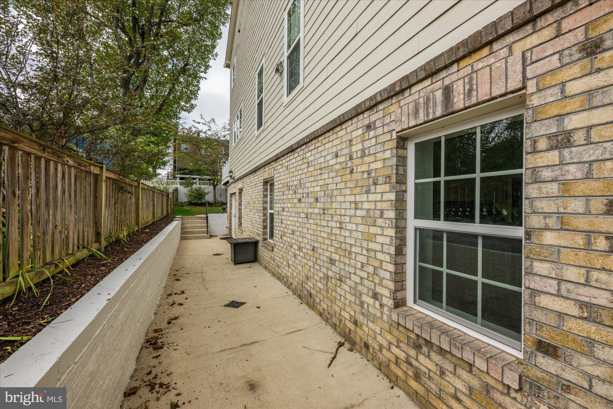 CHEVY CHASE HILLS - Residential