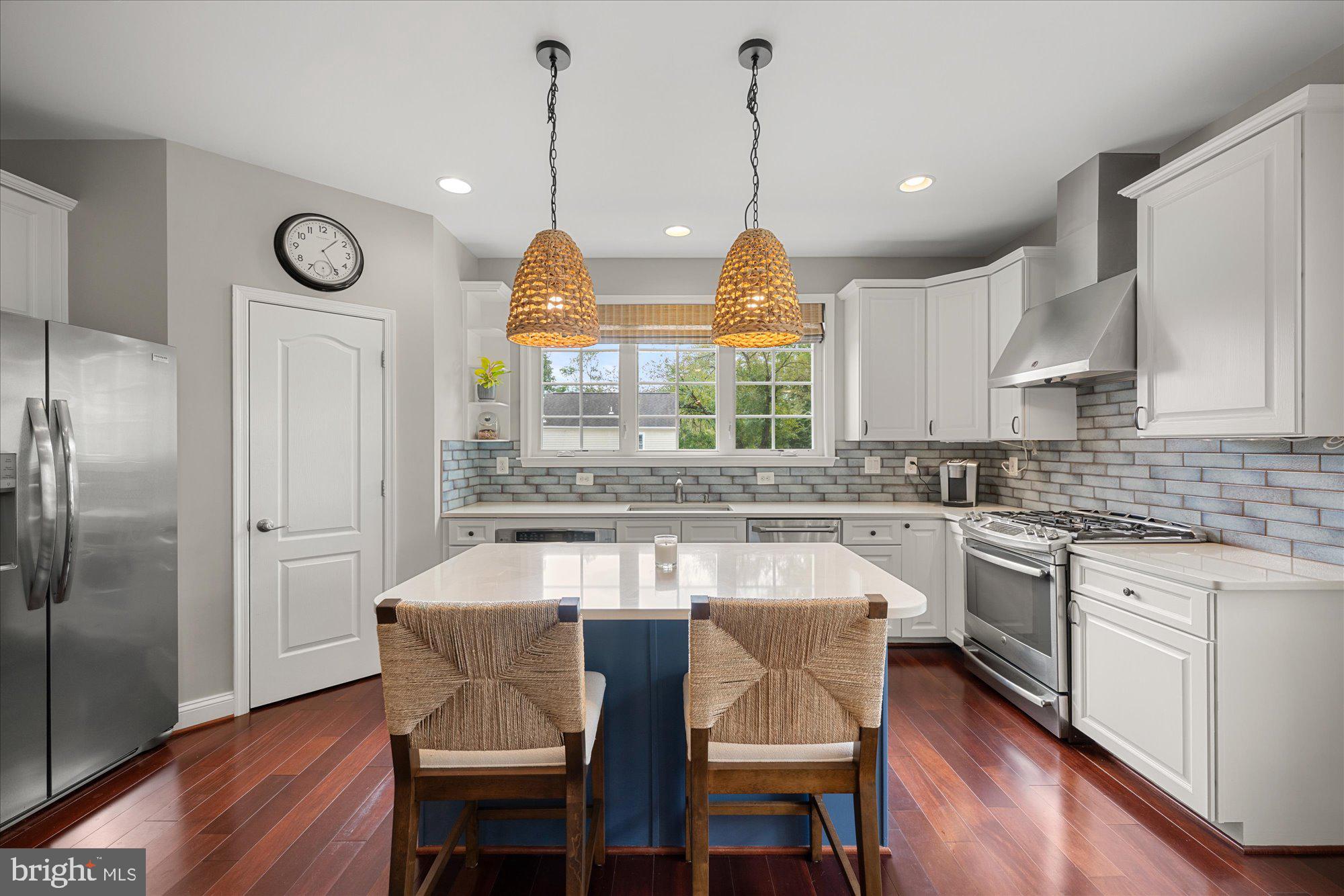 CHEVY CHASE HILLS - Residential