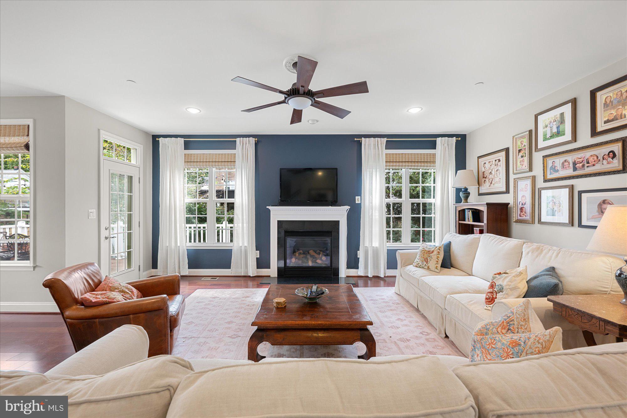 CHEVY CHASE HILLS - Residential