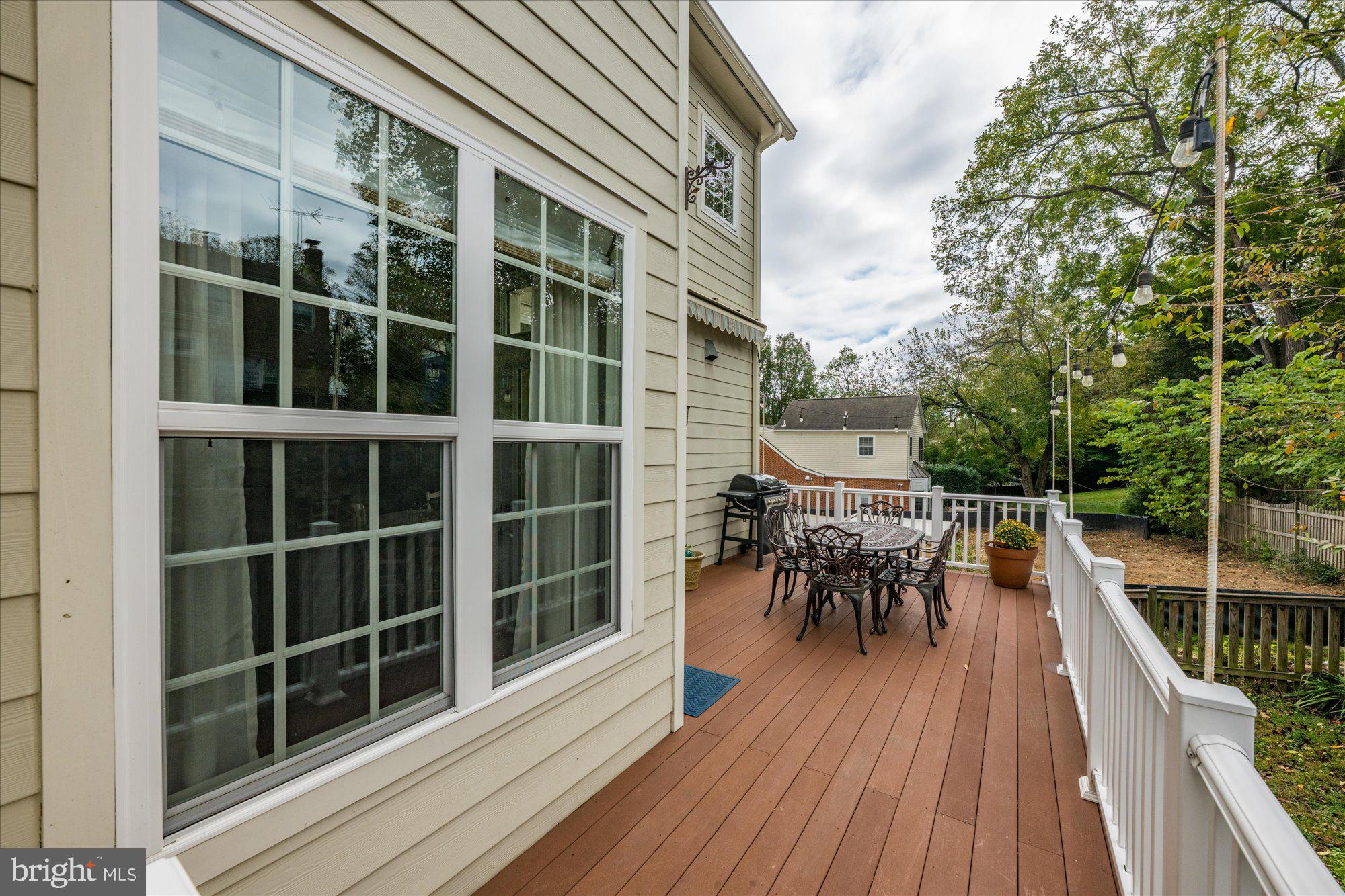 CHEVY CHASE HILLS - Residential