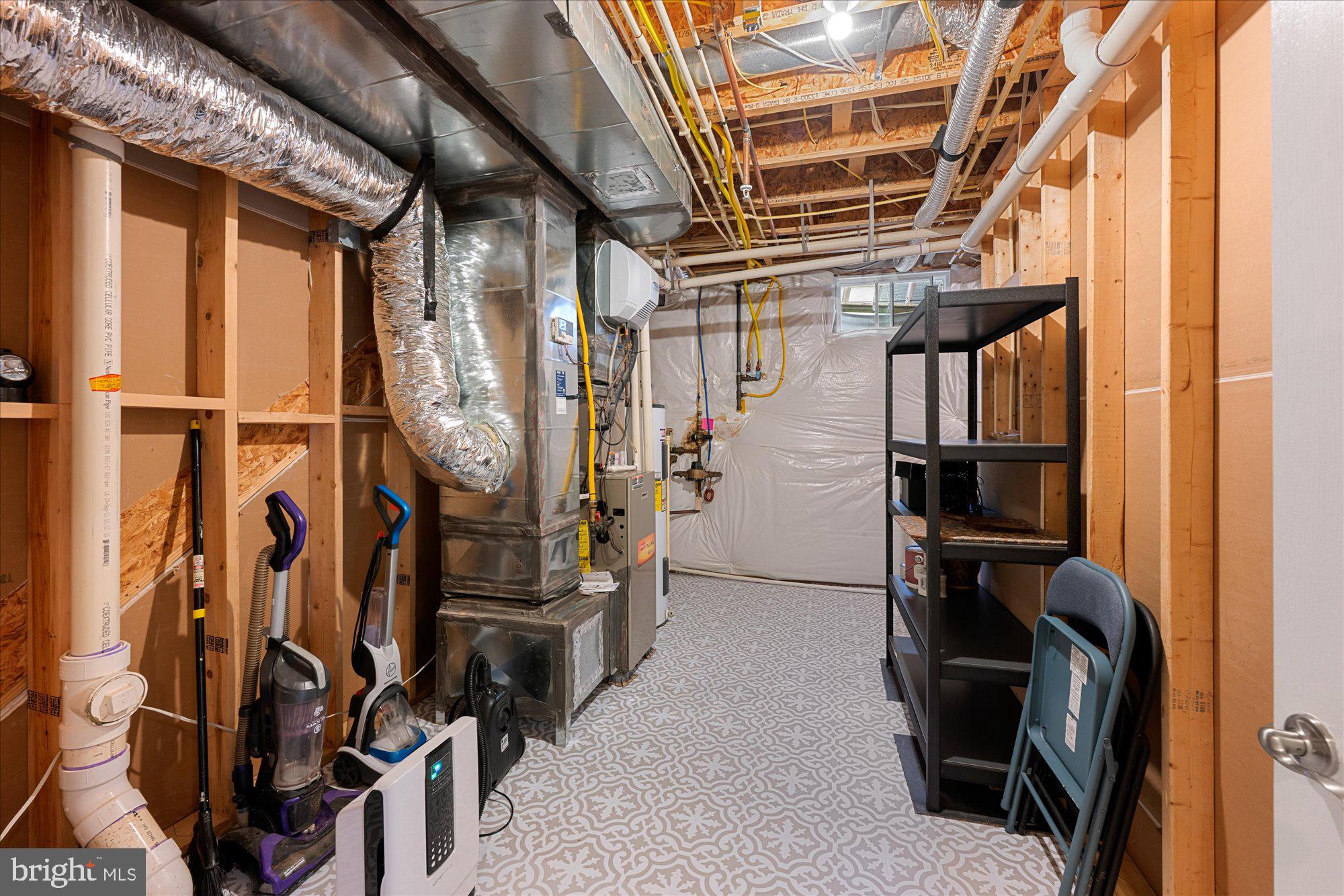 CHEVY CHASE HILLS - Residential