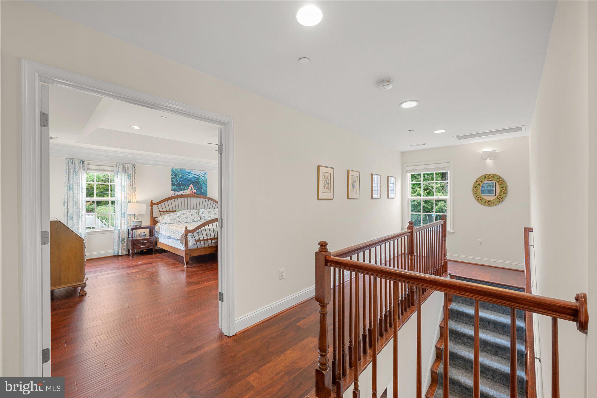 CHEVY CHASE HILLS - Residential