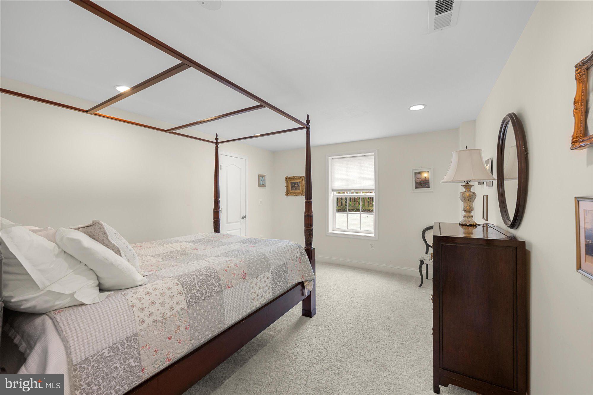 CHEVY CHASE HILLS - Residential