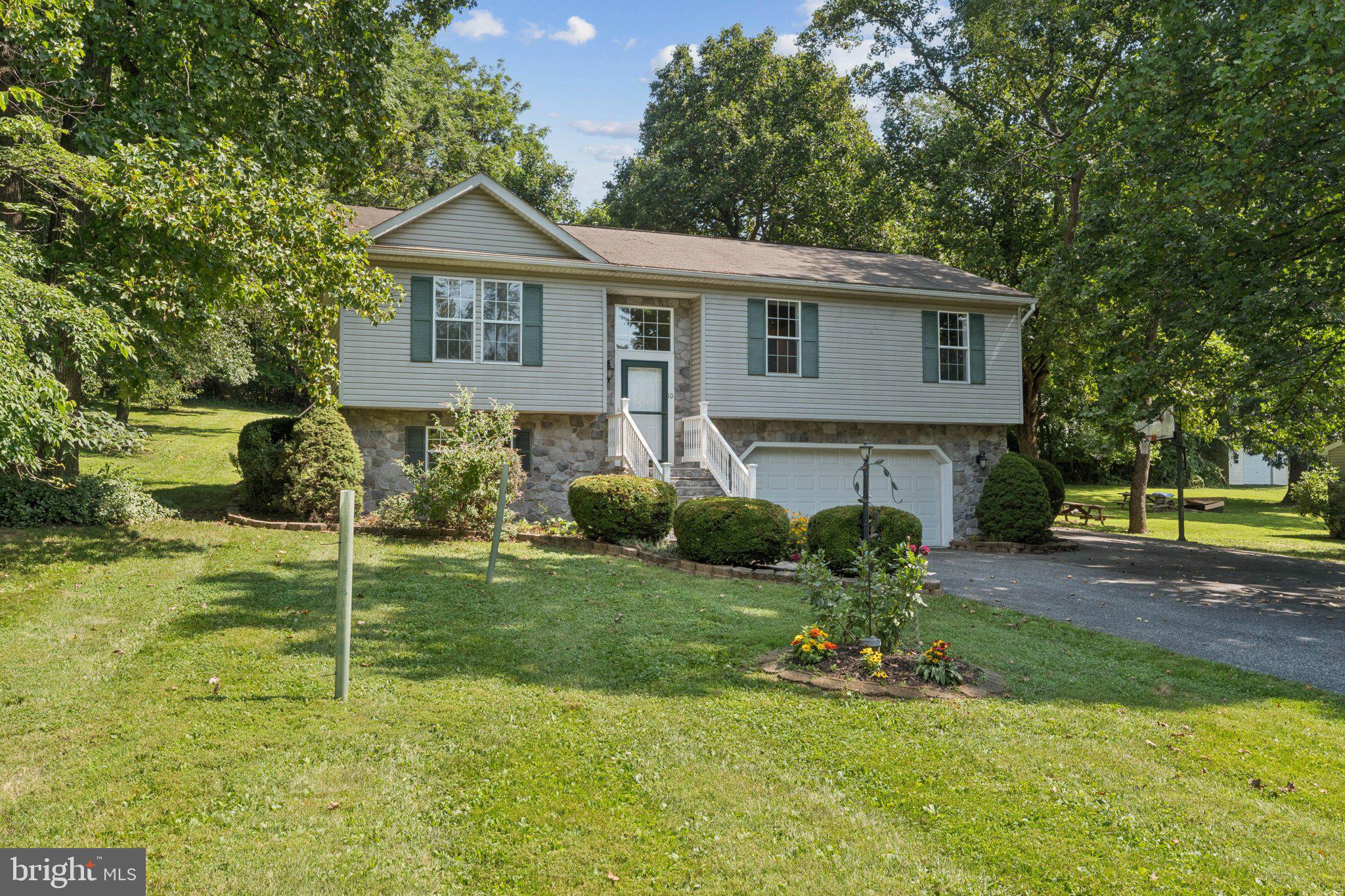 10 CAROL TRAIL