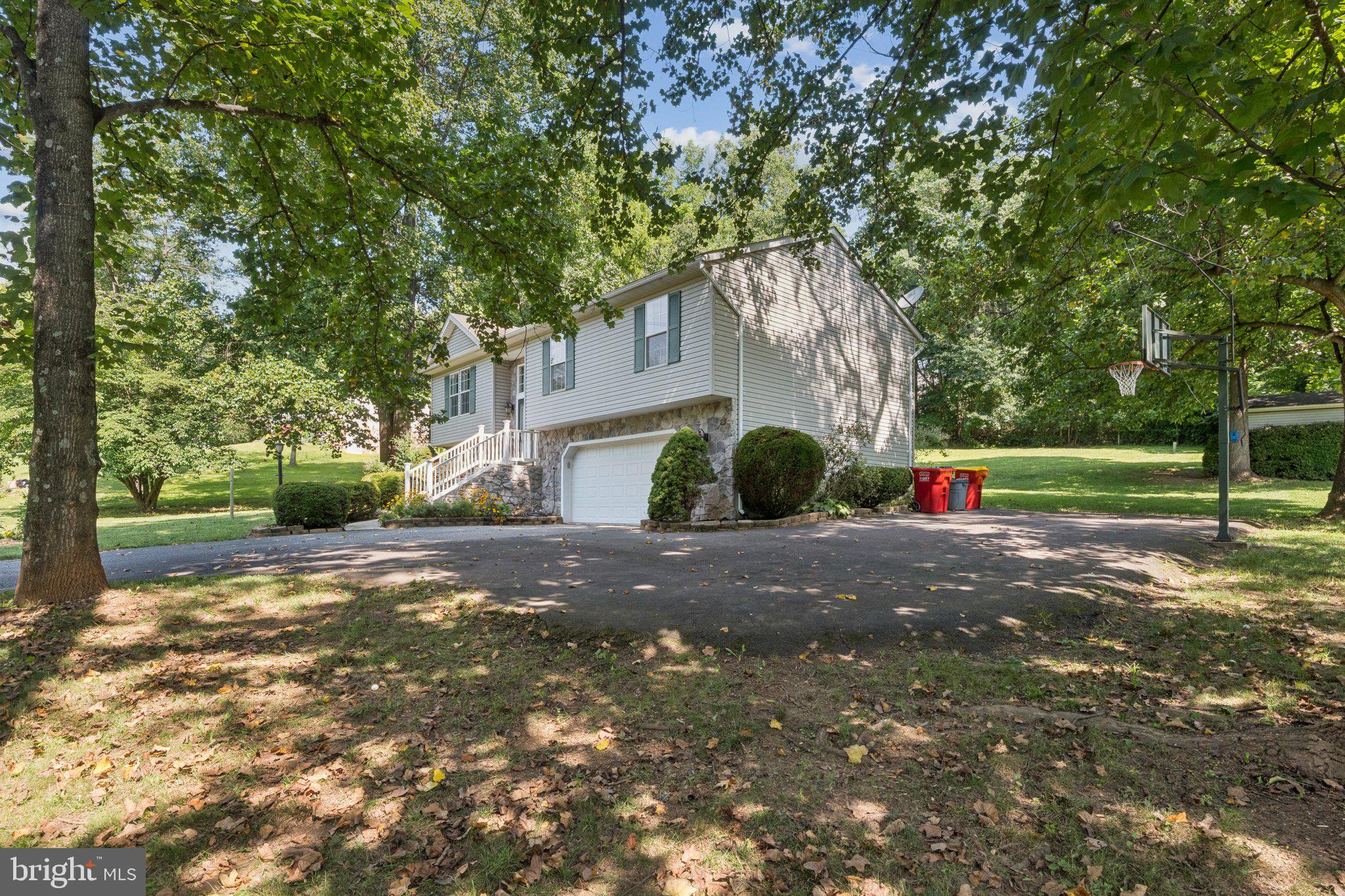 10 CAROL TRAIL