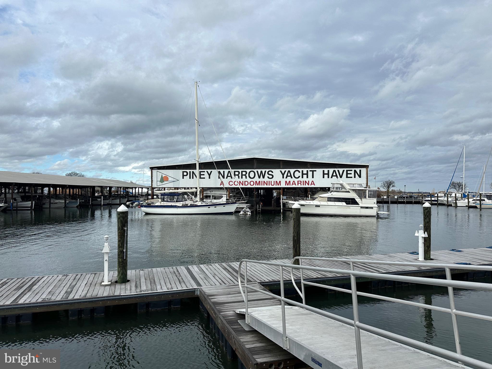 PINEY NARROWS - Residential