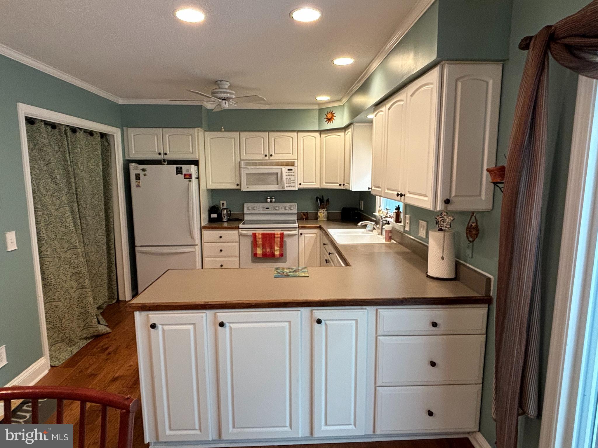 SOUTH BEECHWOOD - Residential