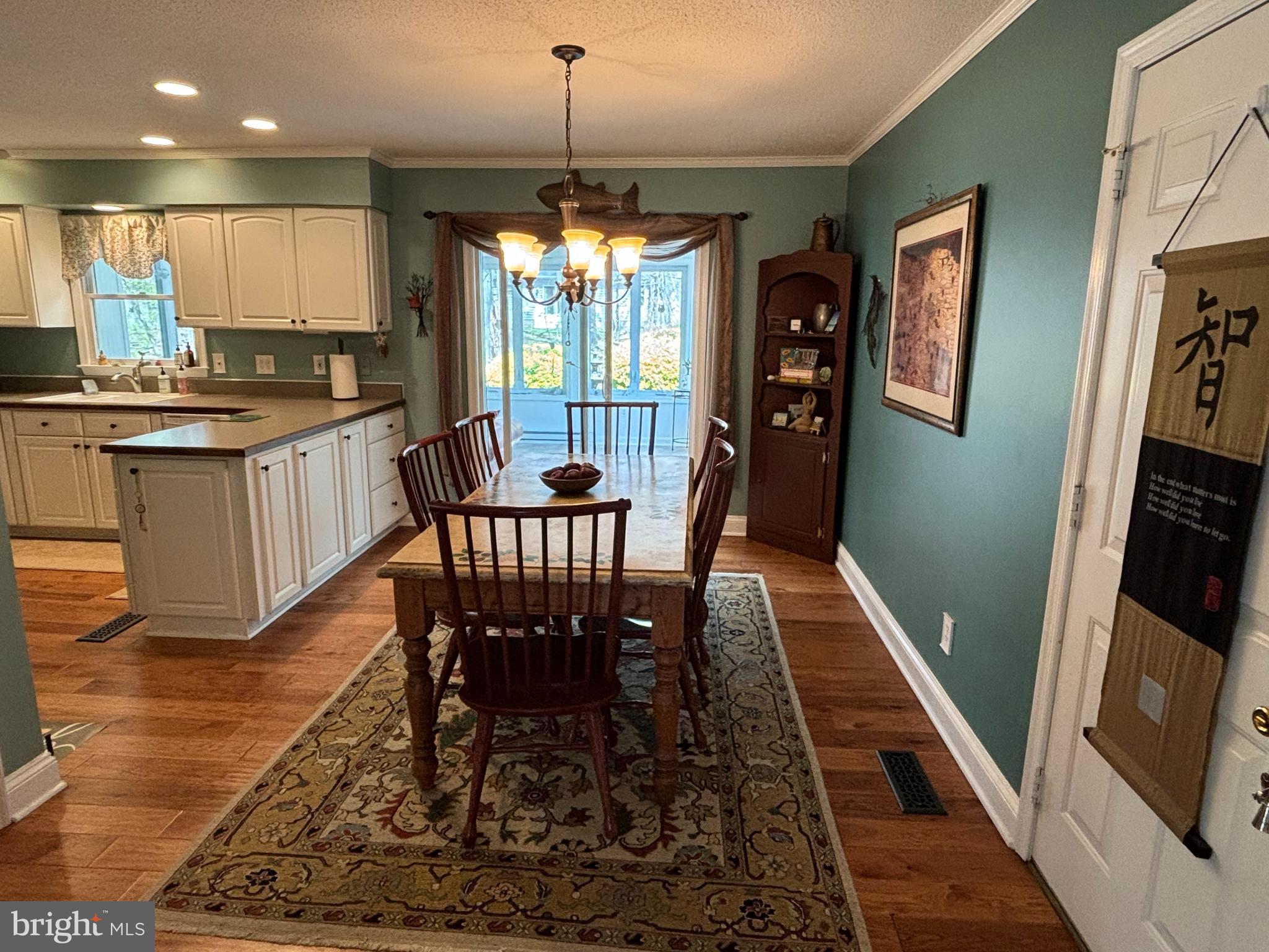 SOUTH BEECHWOOD - Residential