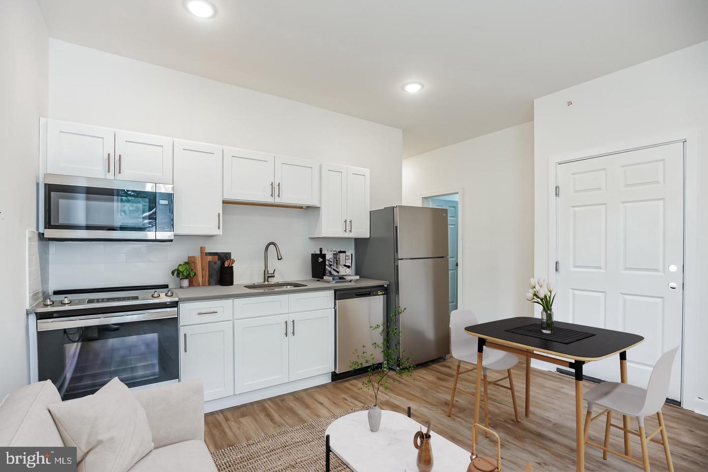 UNIVERSITY CITY - Residential Lease