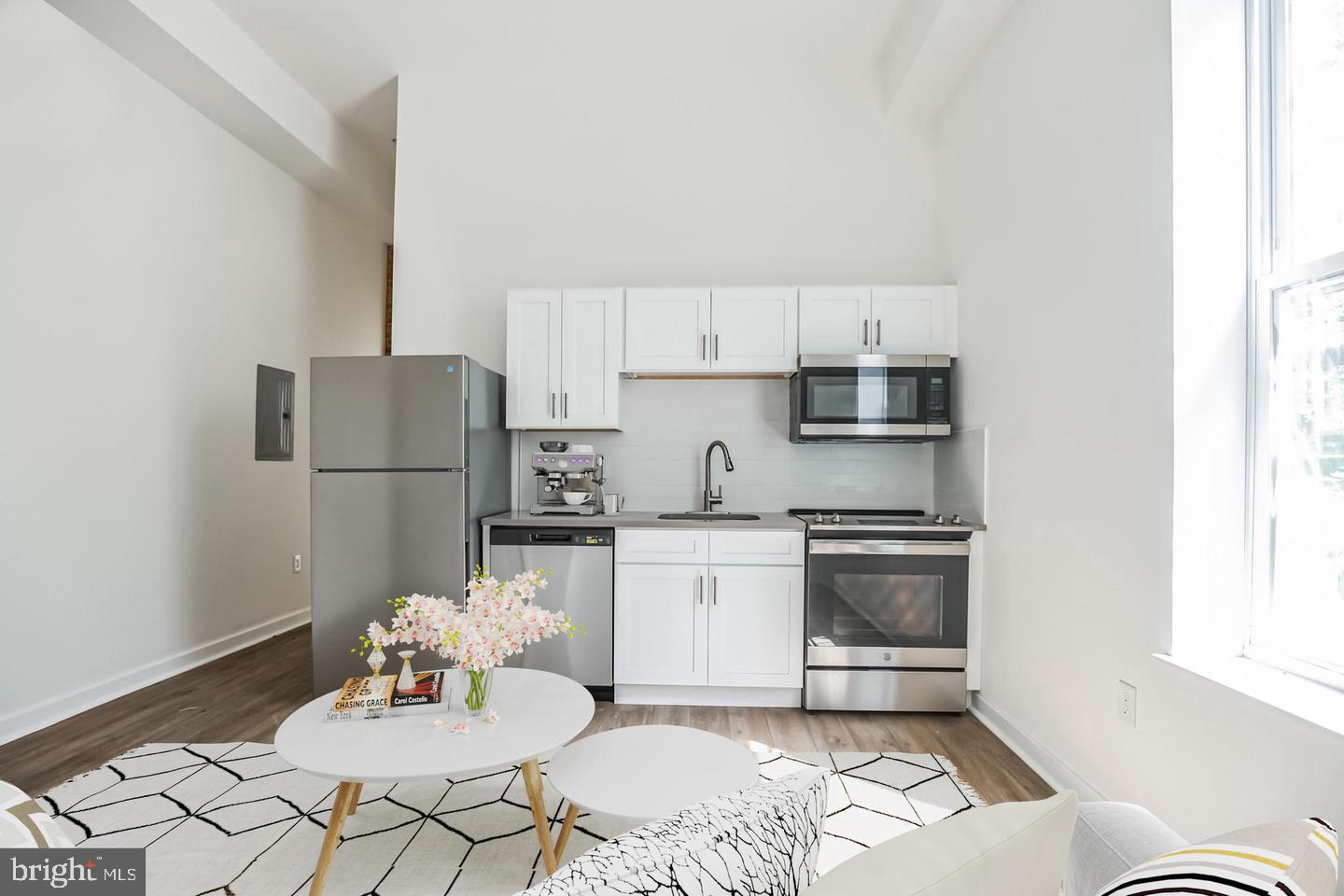 UNIVERSITY CITY - Residential Lease