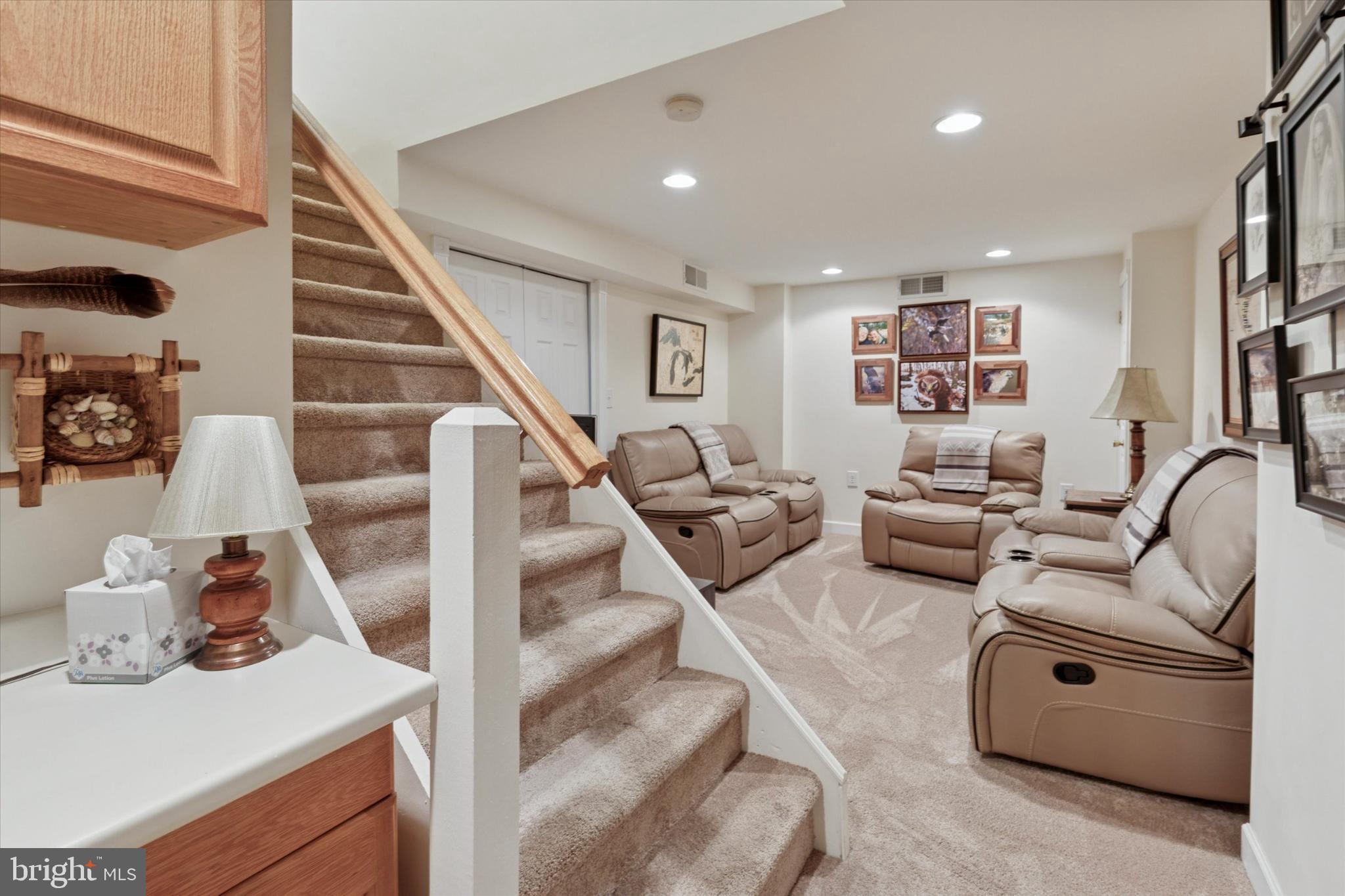 HIDDEN POND - Residential