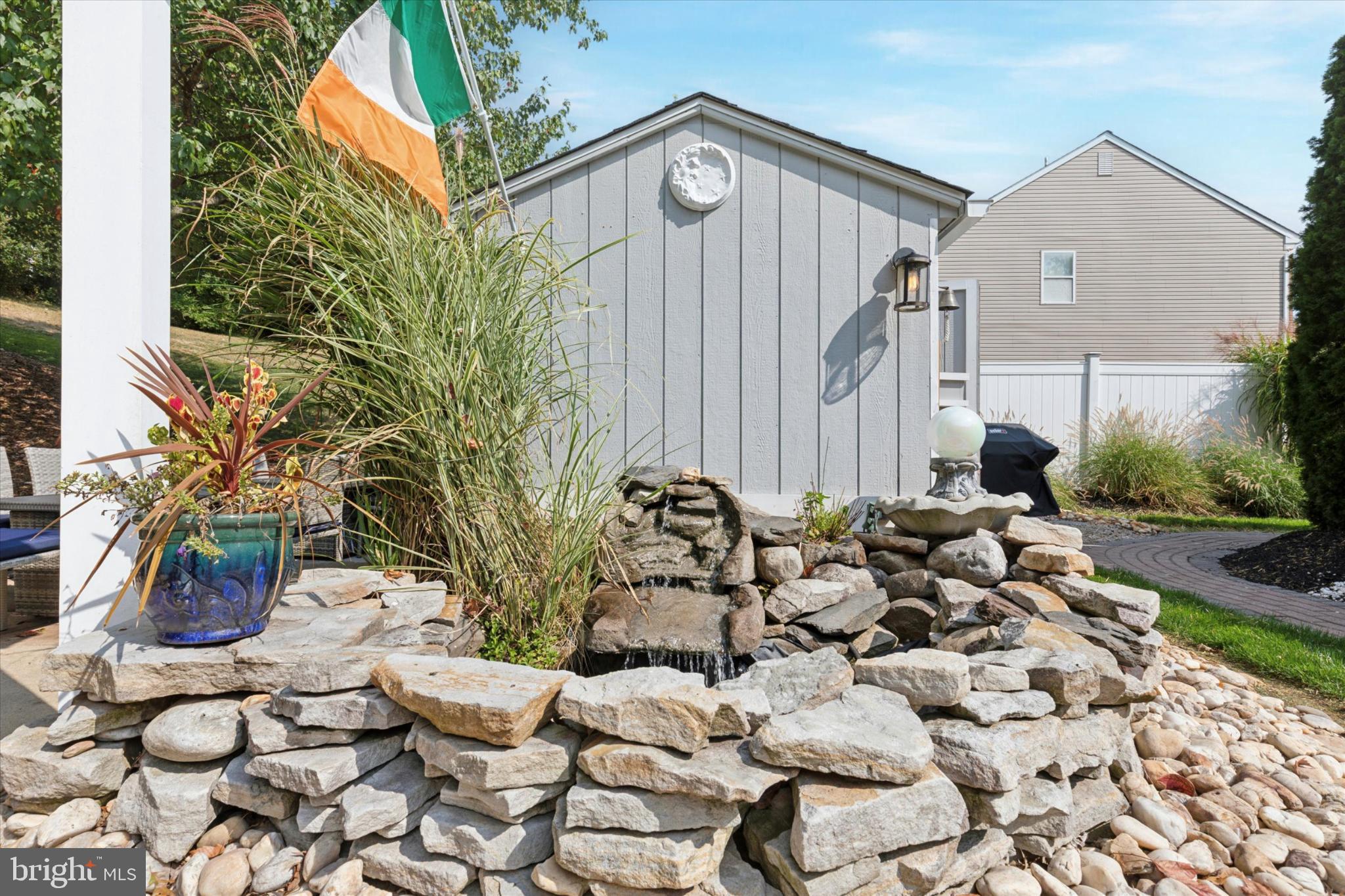 HIDDEN POND - Residential