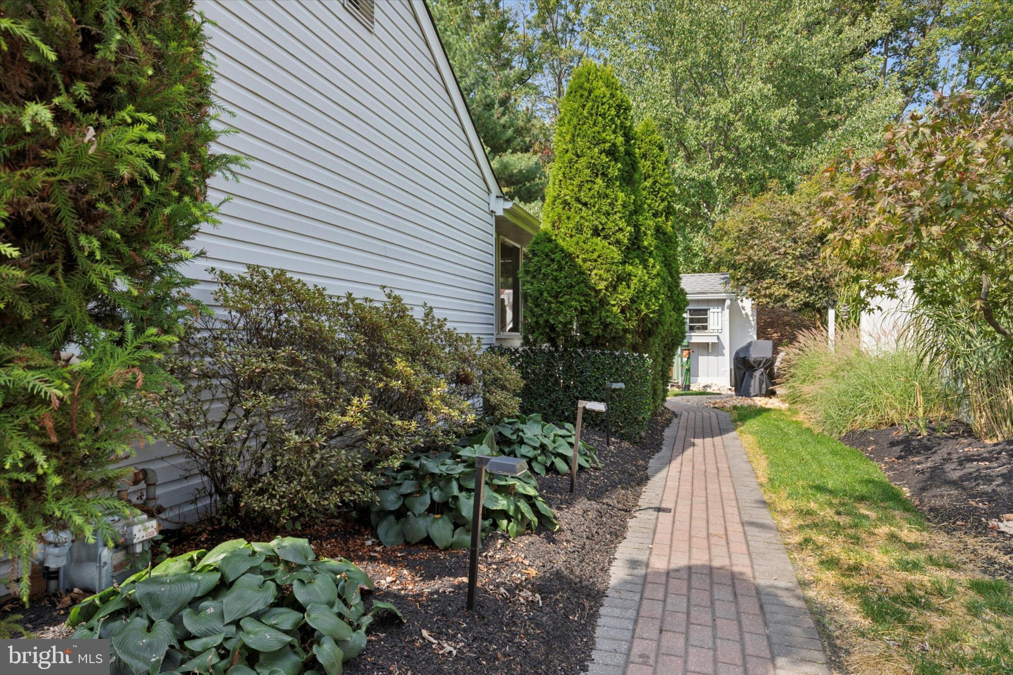 HIDDEN POND - Residential