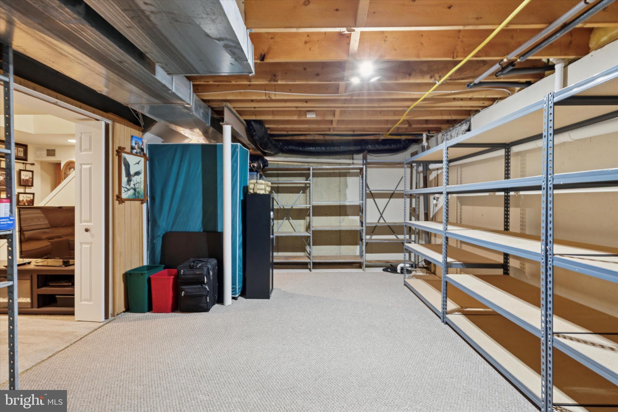 HIDDEN POND - Residential