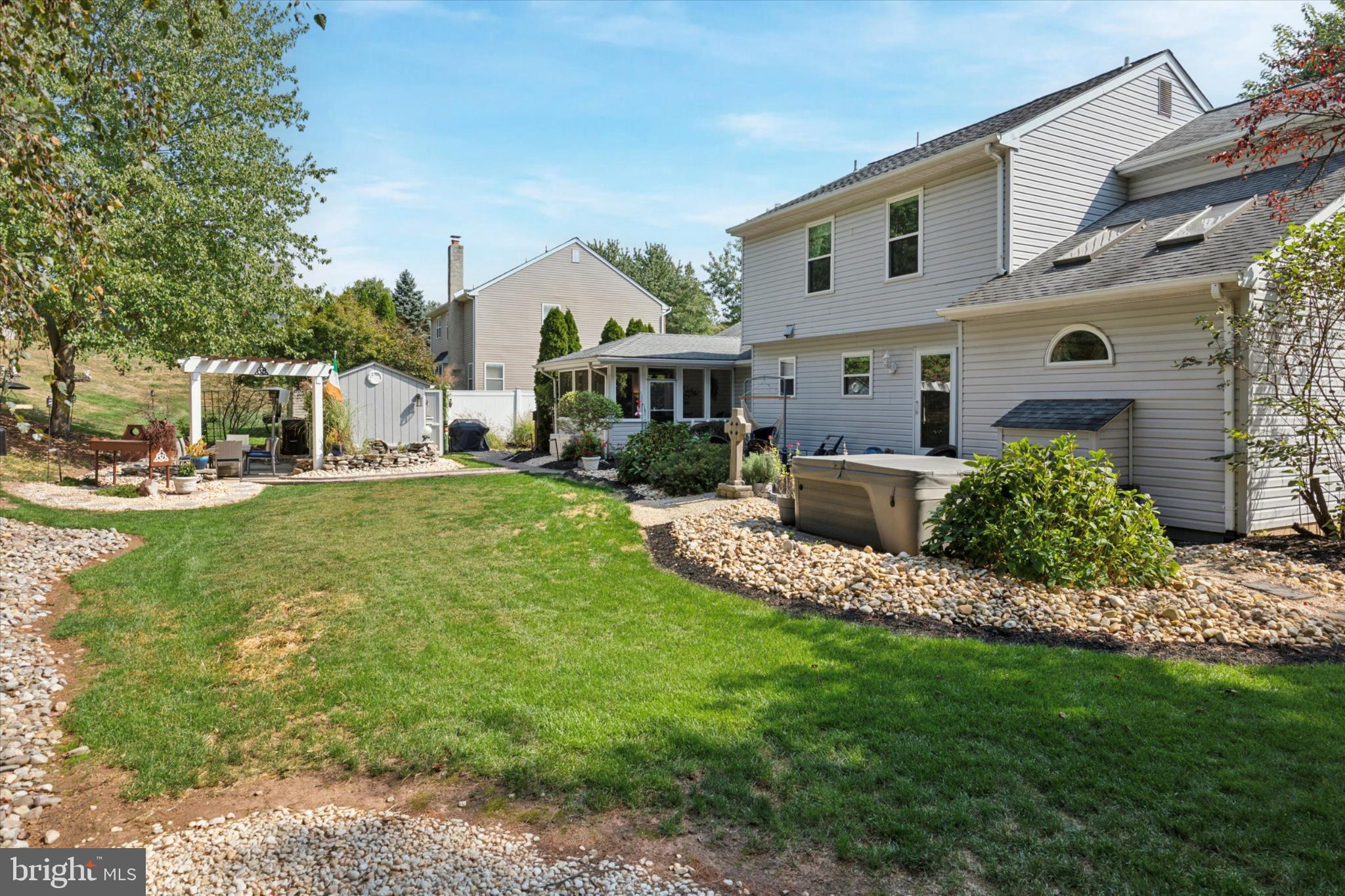 HIDDEN POND - Residential