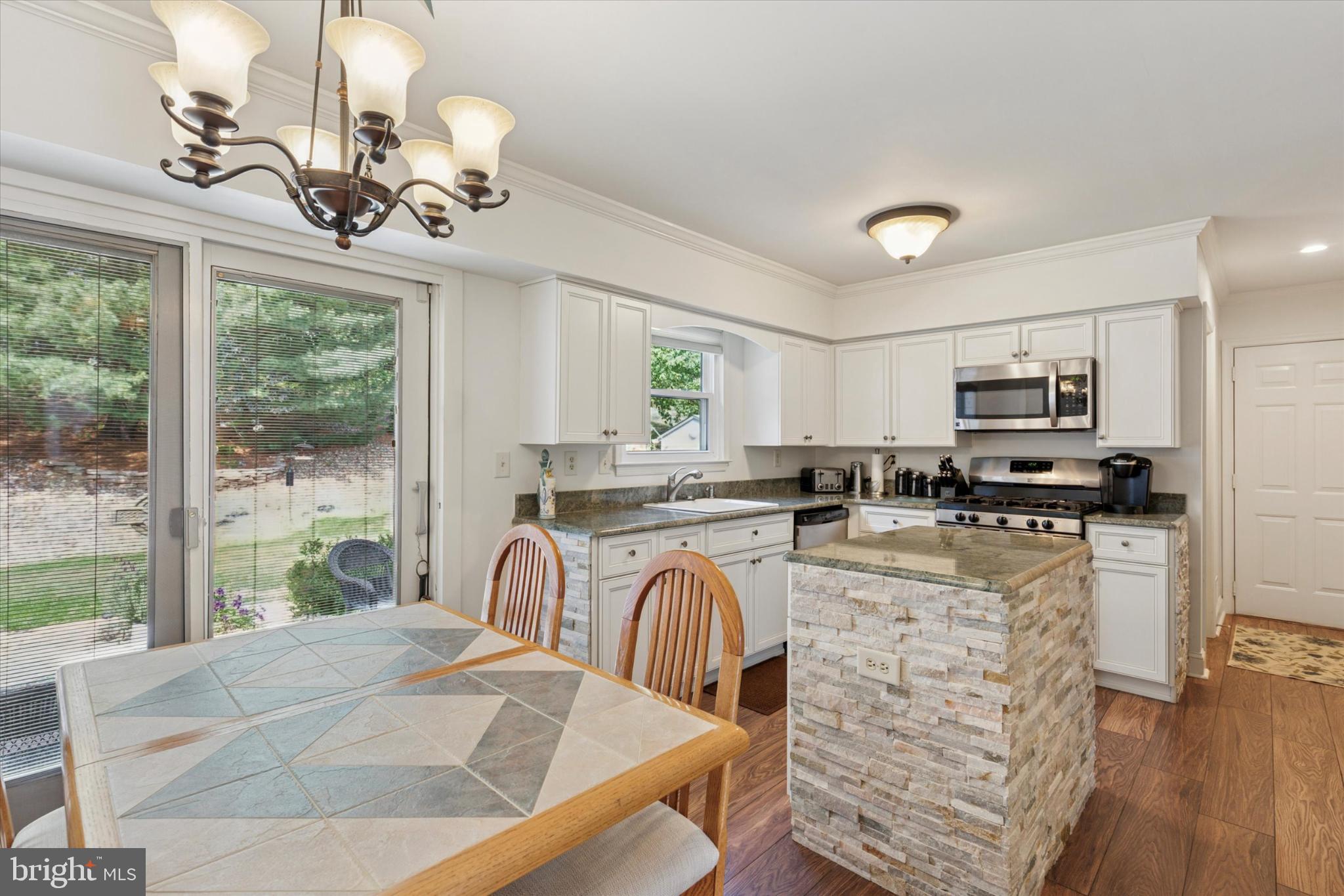 HIDDEN POND - Residential