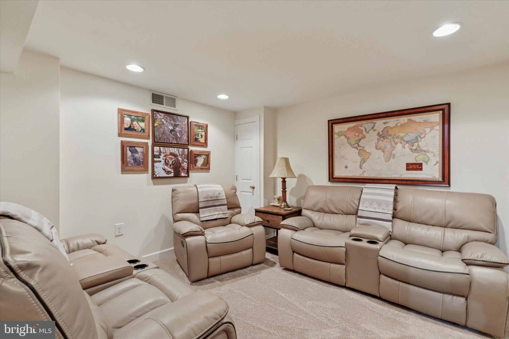 HIDDEN POND - Residential