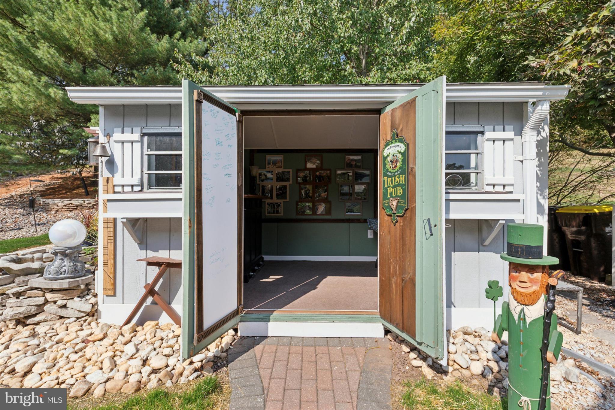 HIDDEN POND - Residential