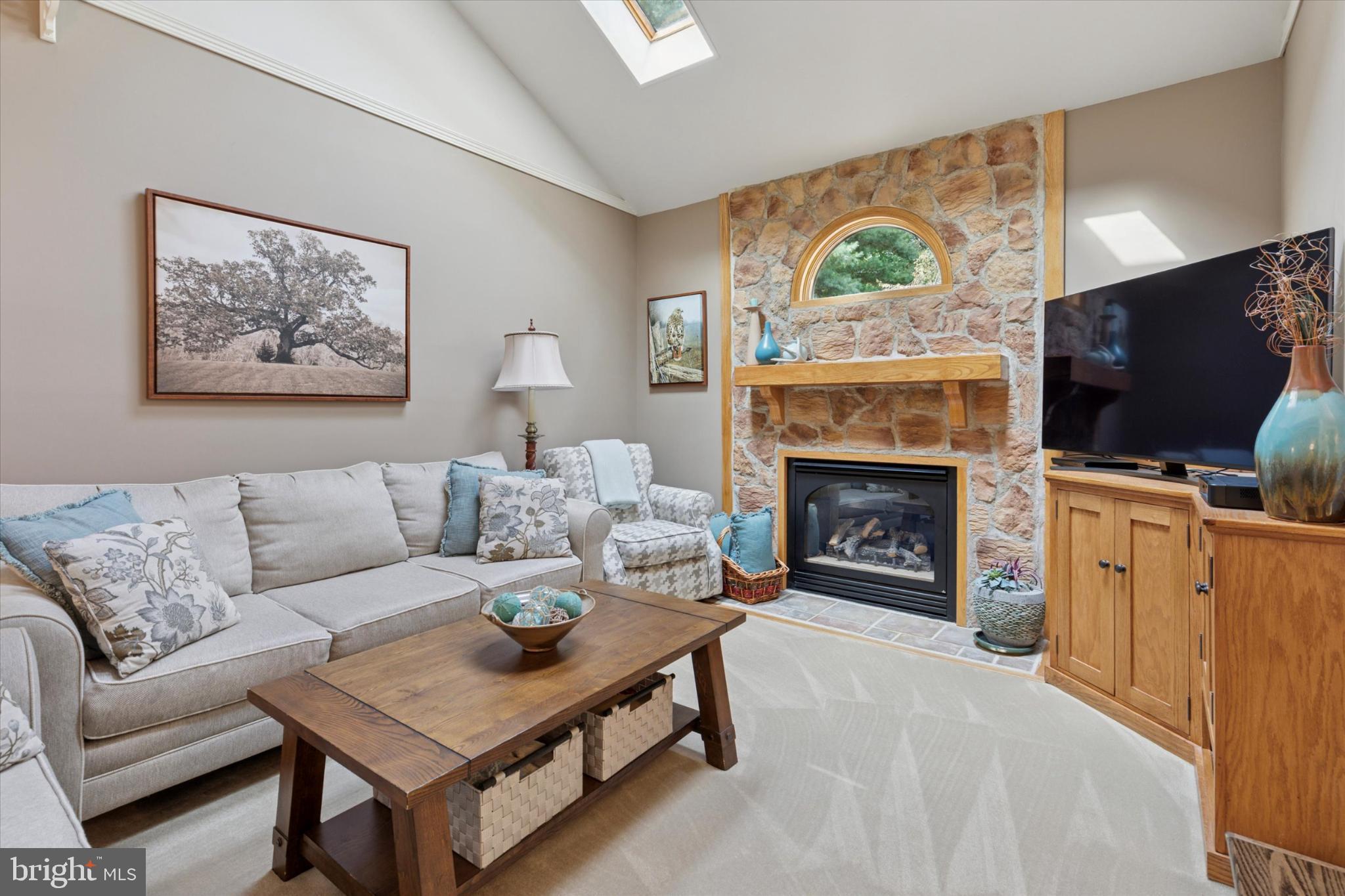 HIDDEN POND - Residential