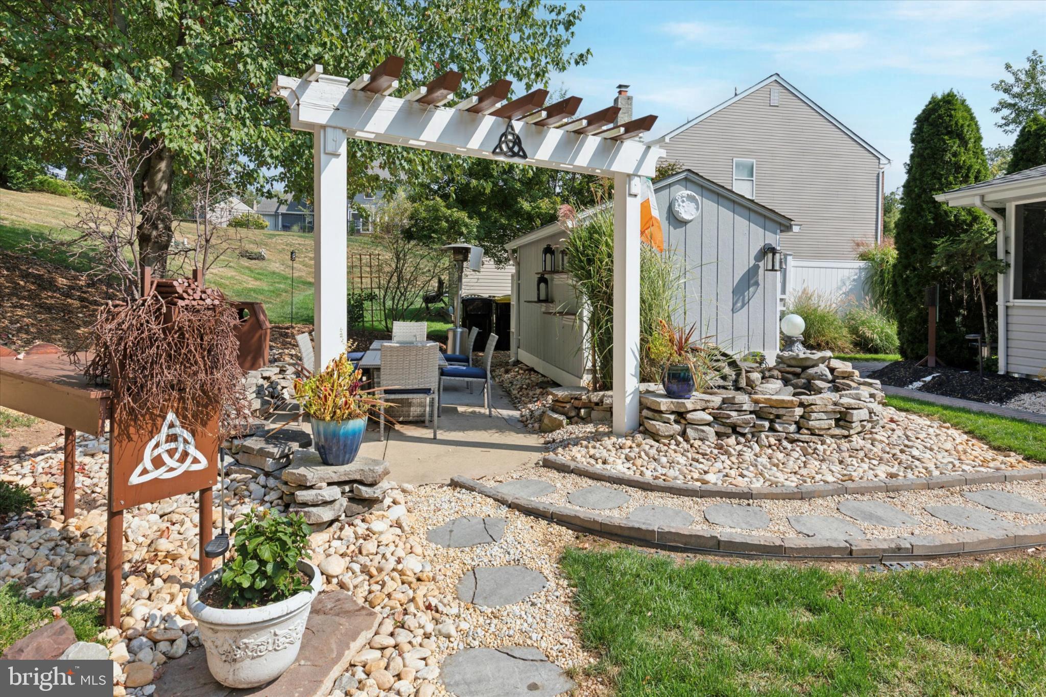 HIDDEN POND - Residential