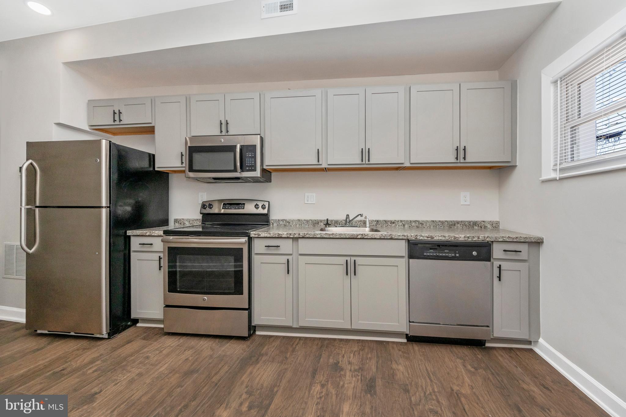 SANDTOWN-WINCHESTER - Residential