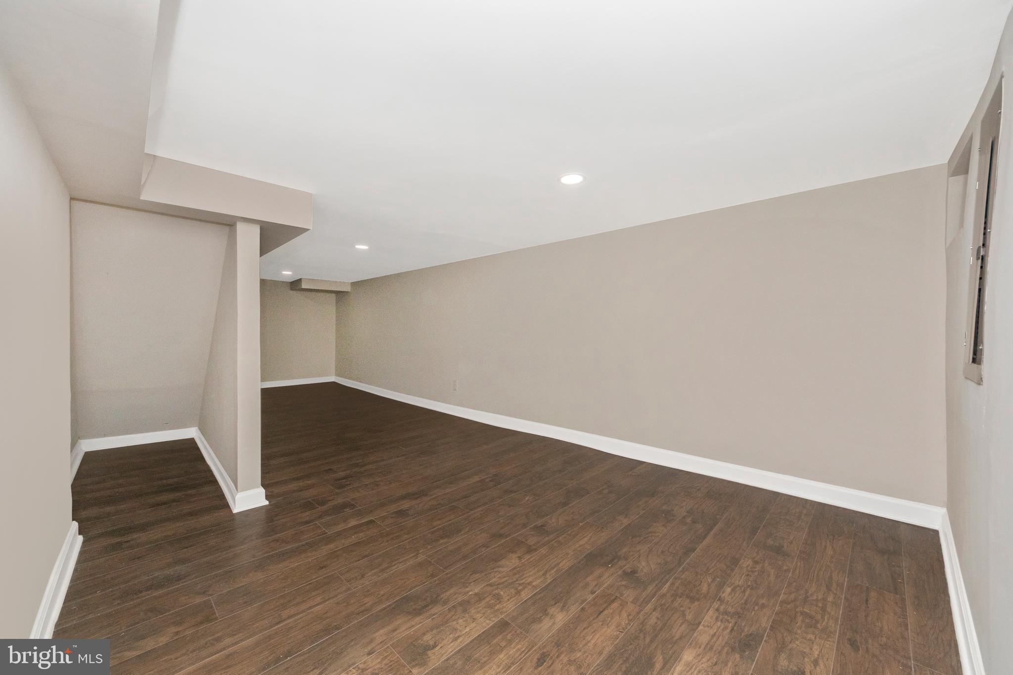 SANDTOWN-WINCHESTER - Residential