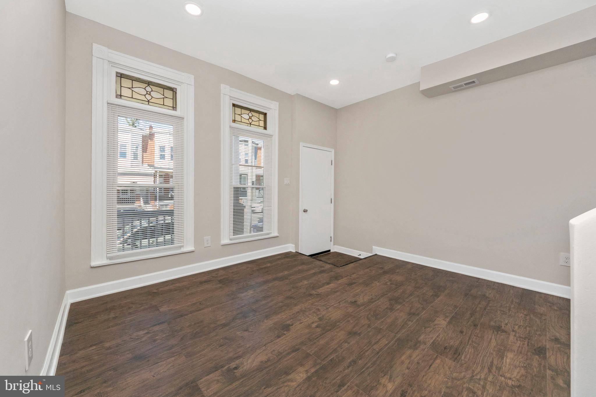 SANDTOWN-WINCHESTER - Residential