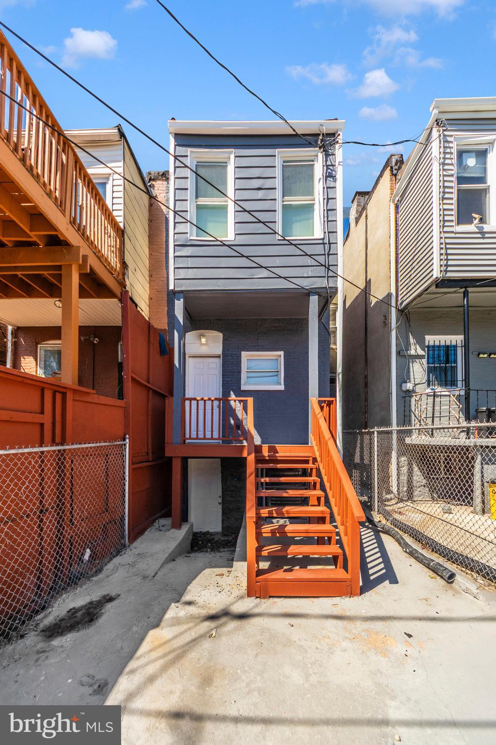 SANDTOWN-WINCHESTER - Residential