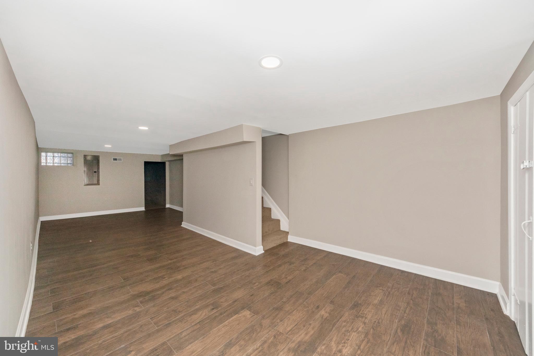 SANDTOWN-WINCHESTER - Residential