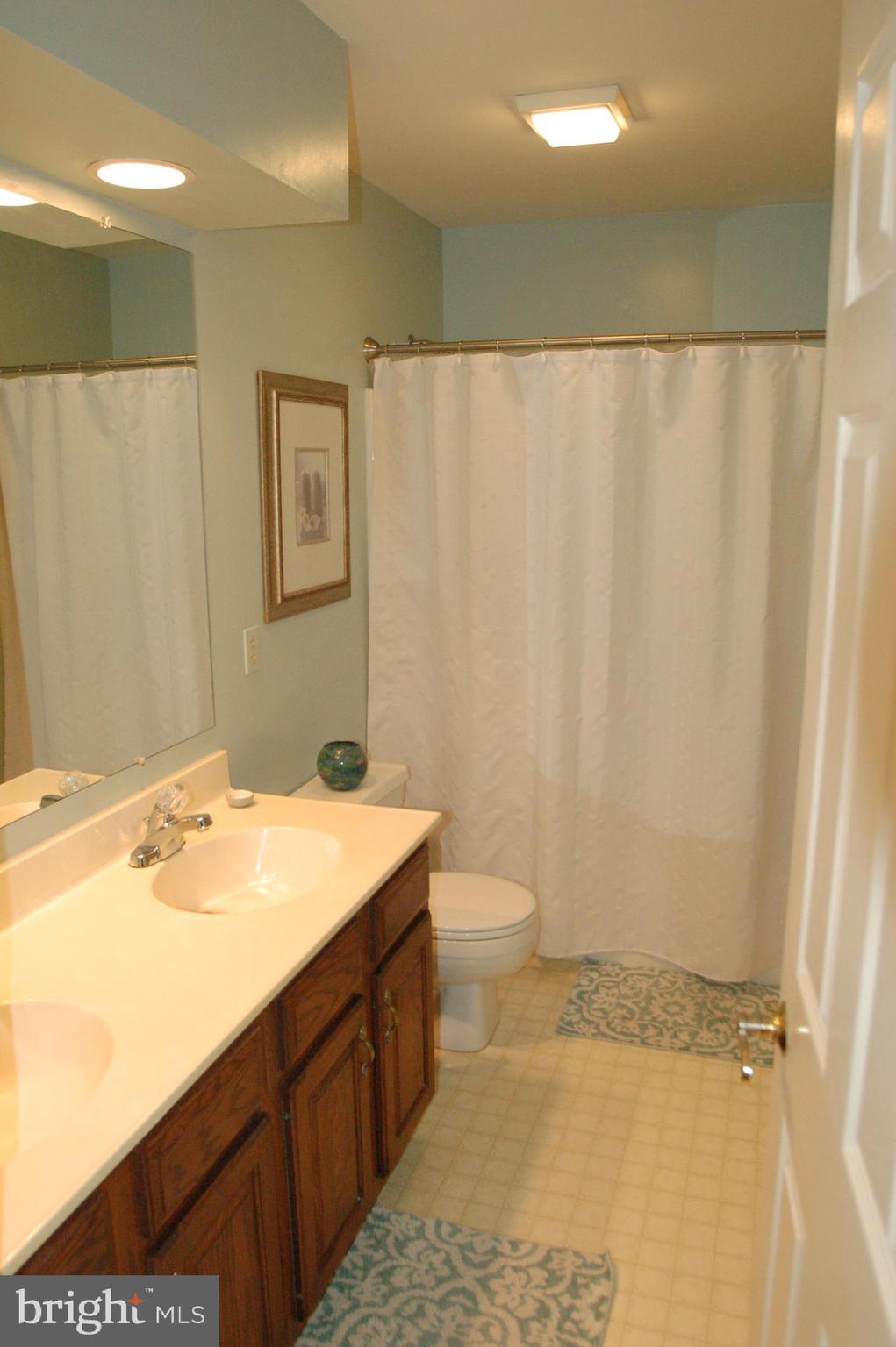 COBBLESTONE COURT - Residential