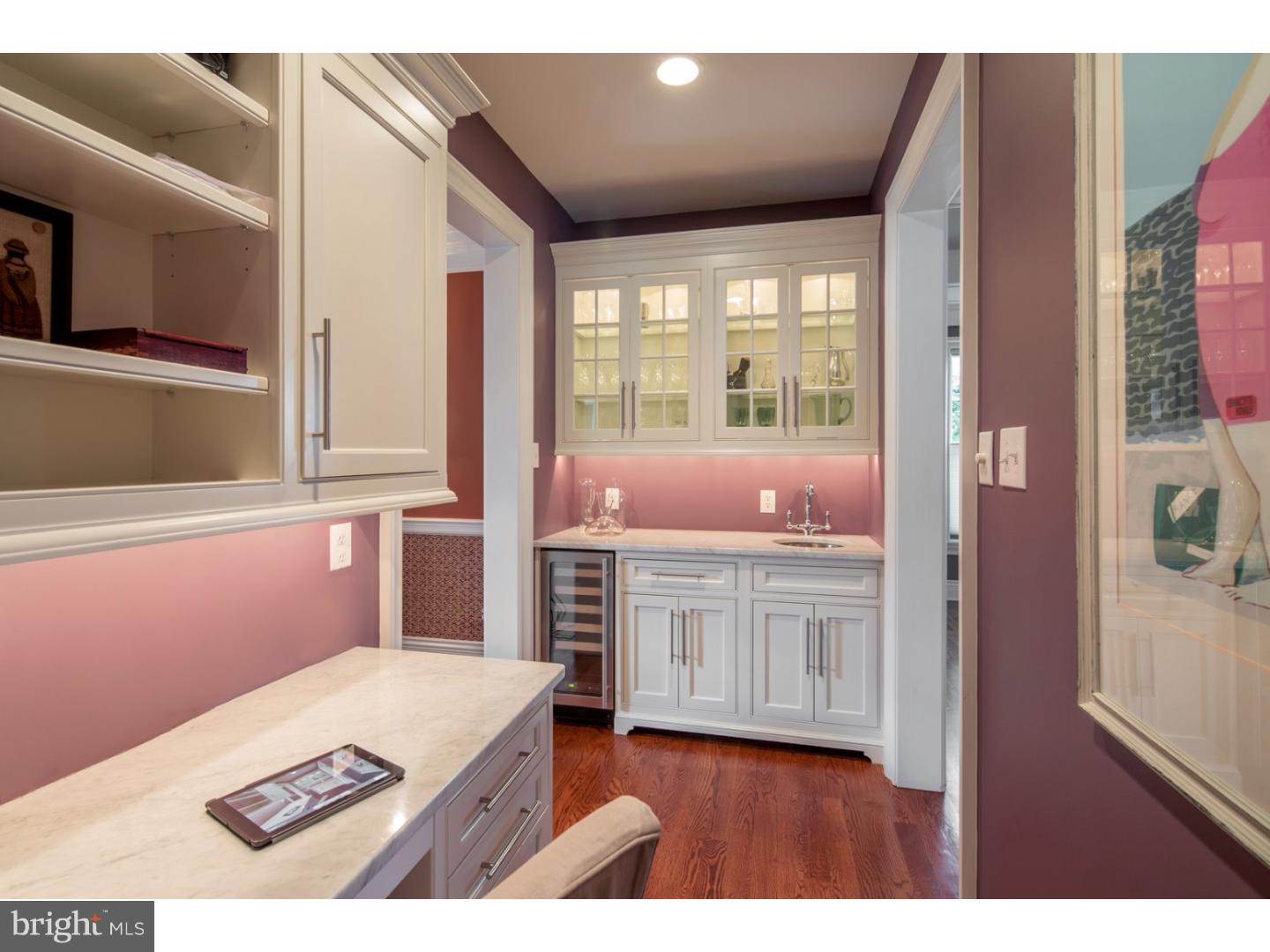 CHESTNUT HILL - Residential