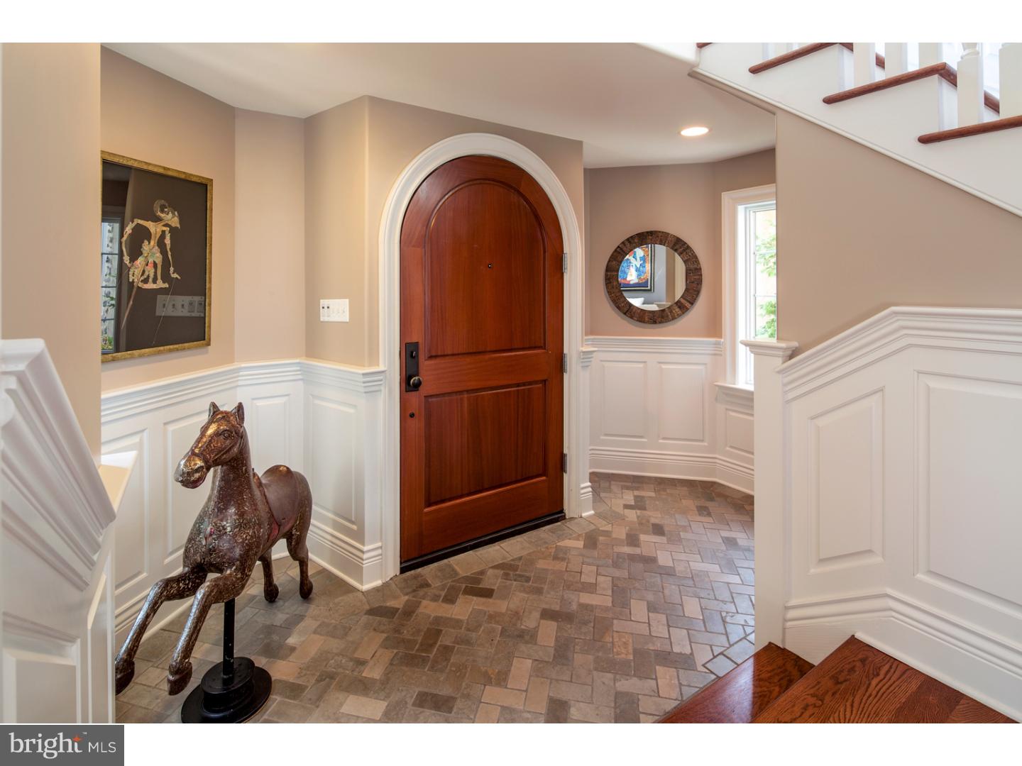 CHESTNUT HILL - Residential