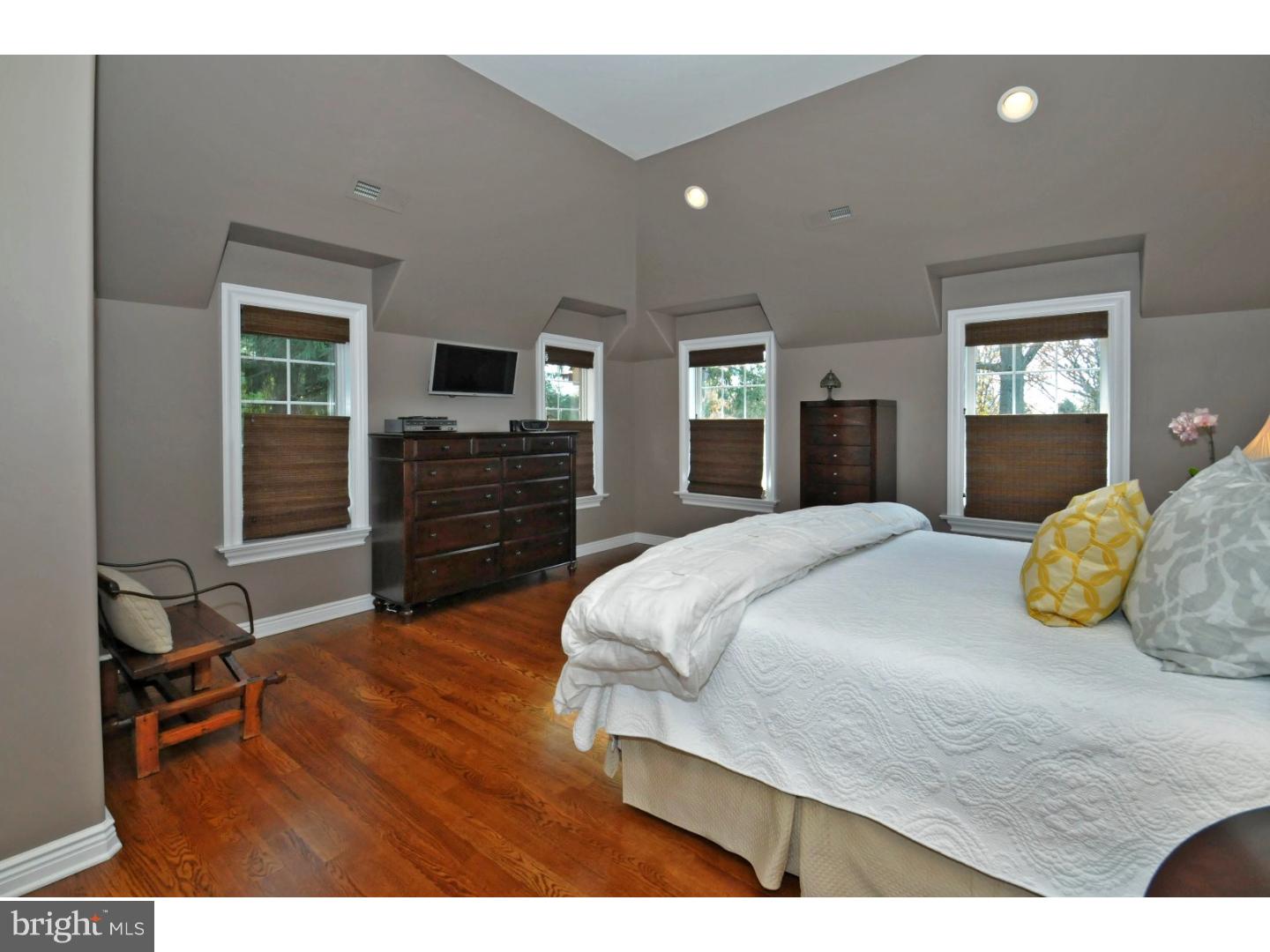 CHESTNUT HILL - Residential