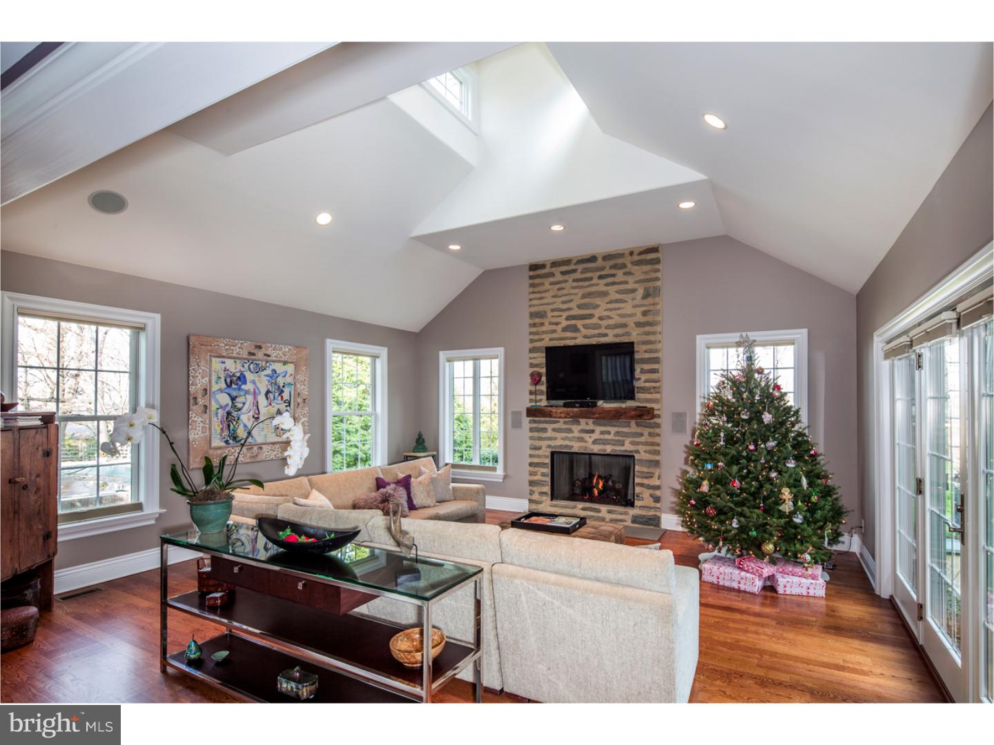 CHESTNUT HILL - Residential