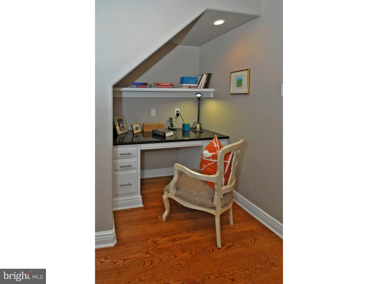 CHESTNUT HILL - Residential