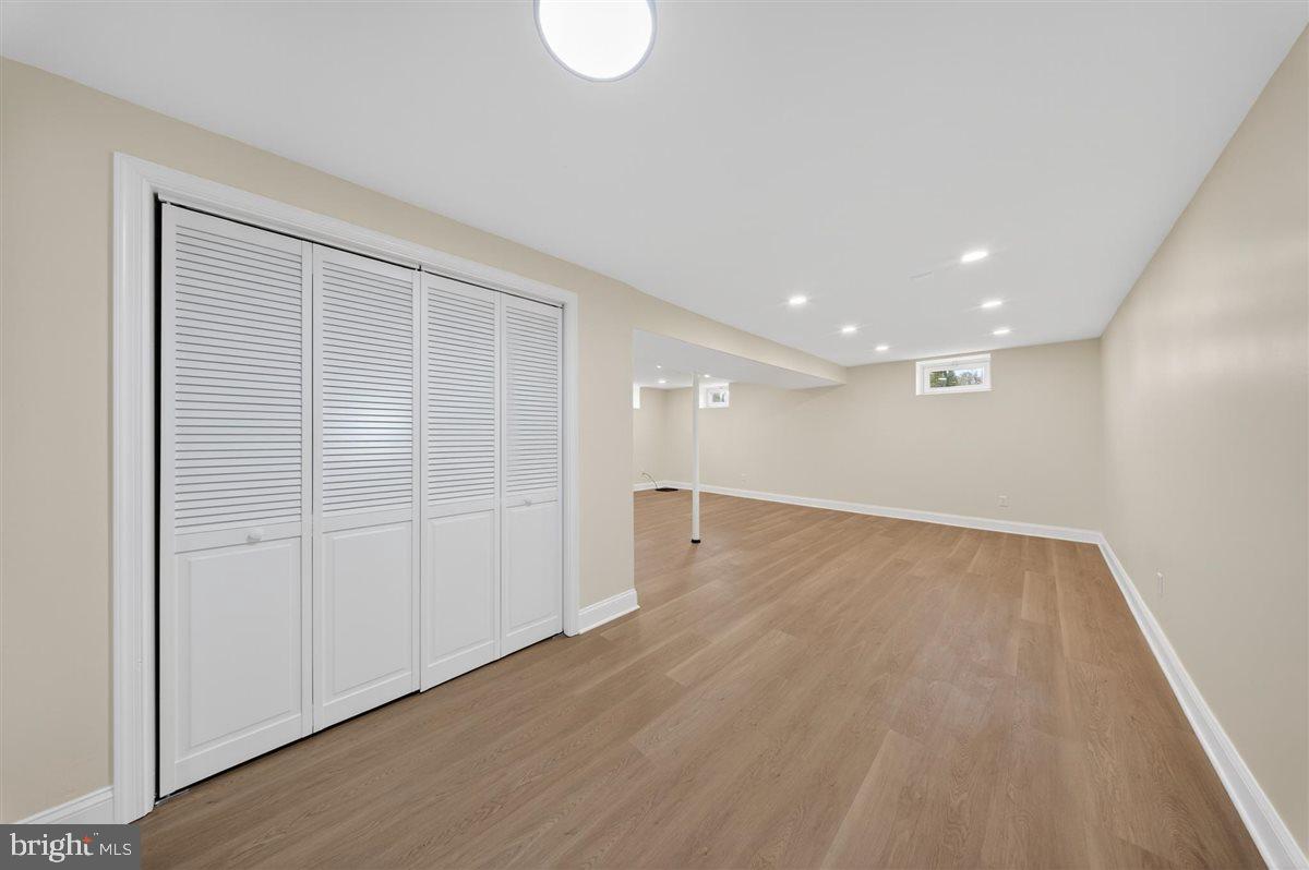 HOLLAND ACRES - Residential