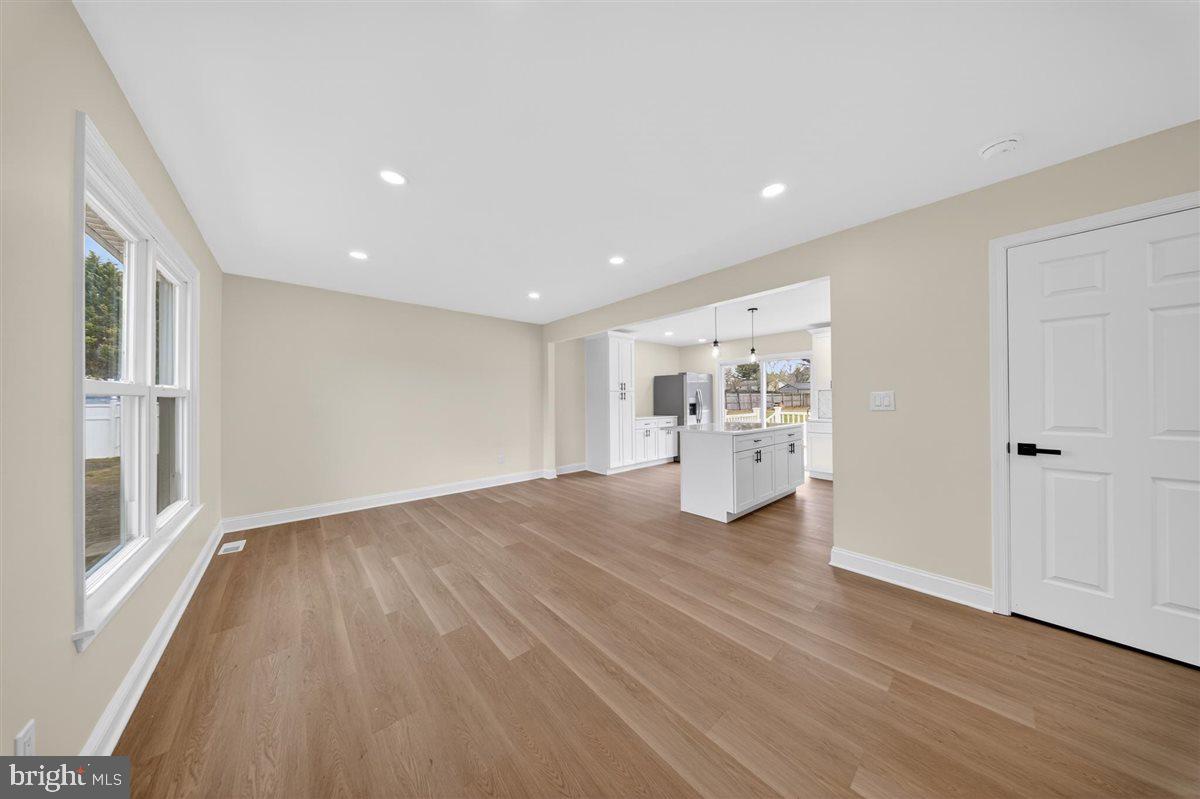 HOLLAND ACRES - Residential